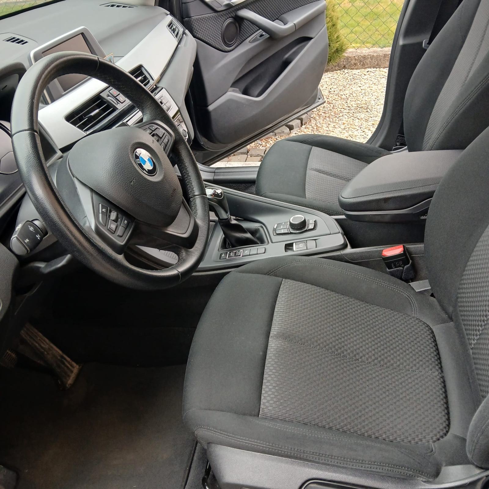 BMW X1 sDrive18d, fotografija 3