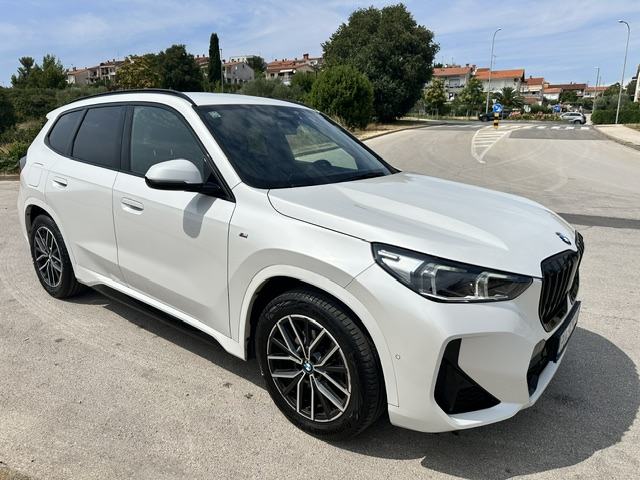 BMW X1 sDrive18d, fotografija 4