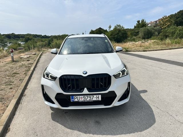 BMW X1 sDrive18d, fotografija 7