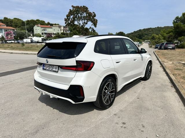BMW X1 sDrive18d, fotografija 6