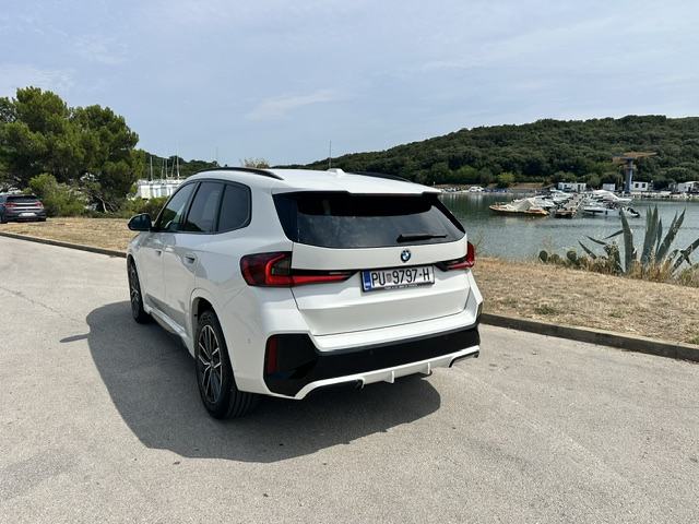 BMW X1 sDrive18d, fotografija 5