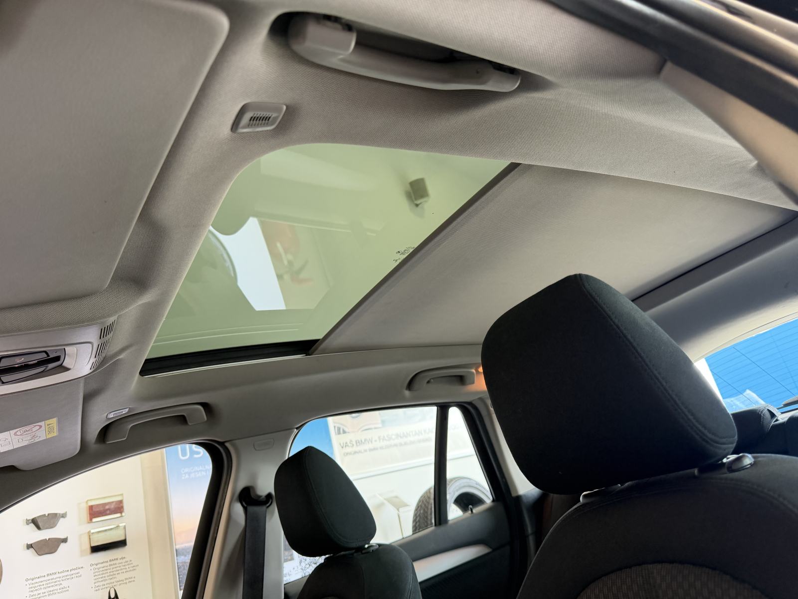 BMW X1 sDrive18d, fotografija 9