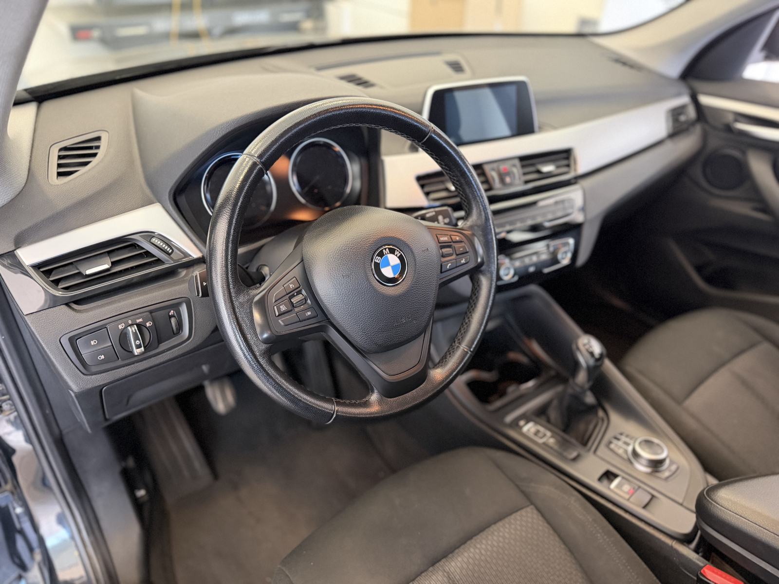 BMW X1 sDrive18d, fotografija 7