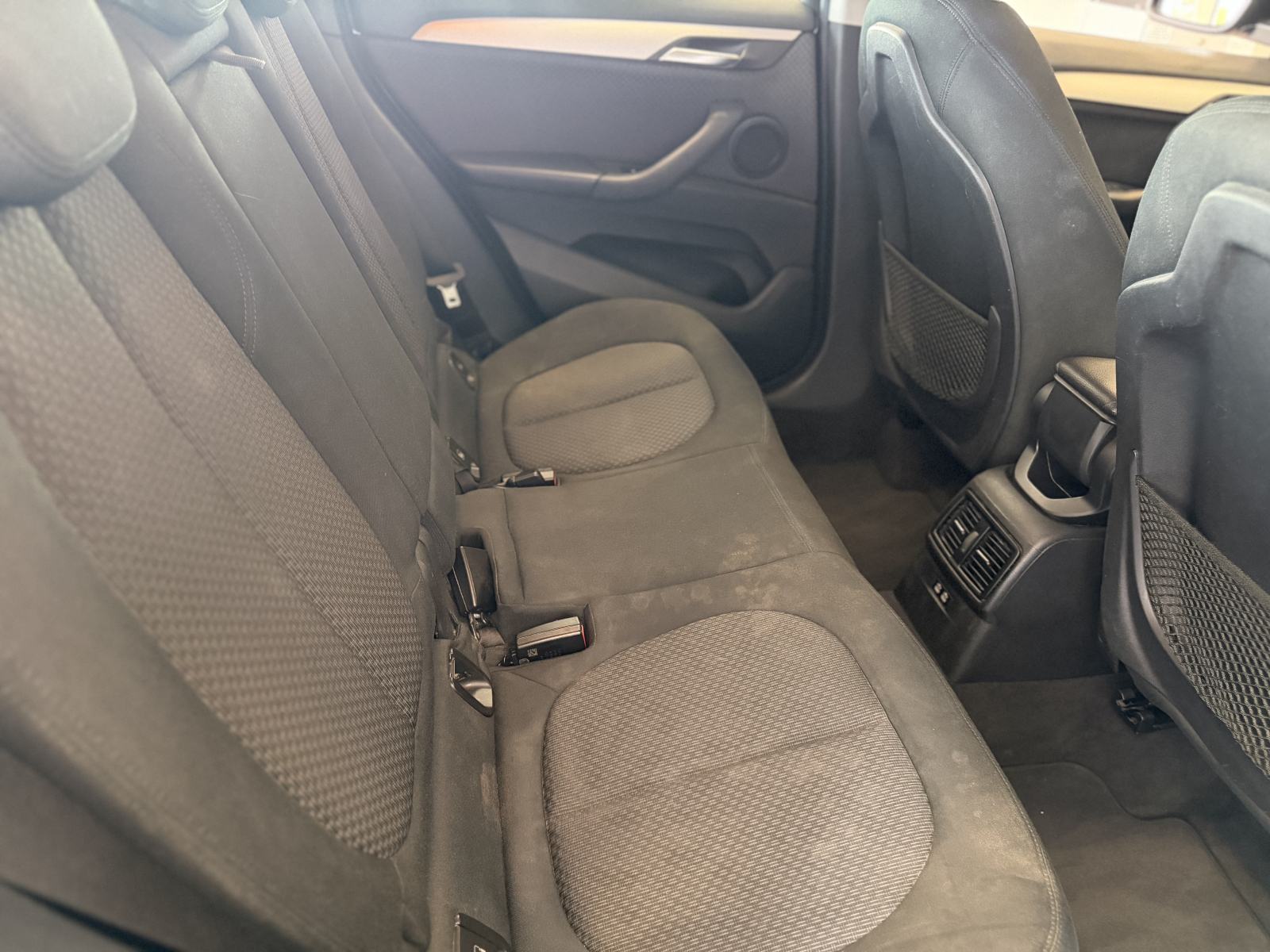 BMW X1 sDrive18d, fotografija 8