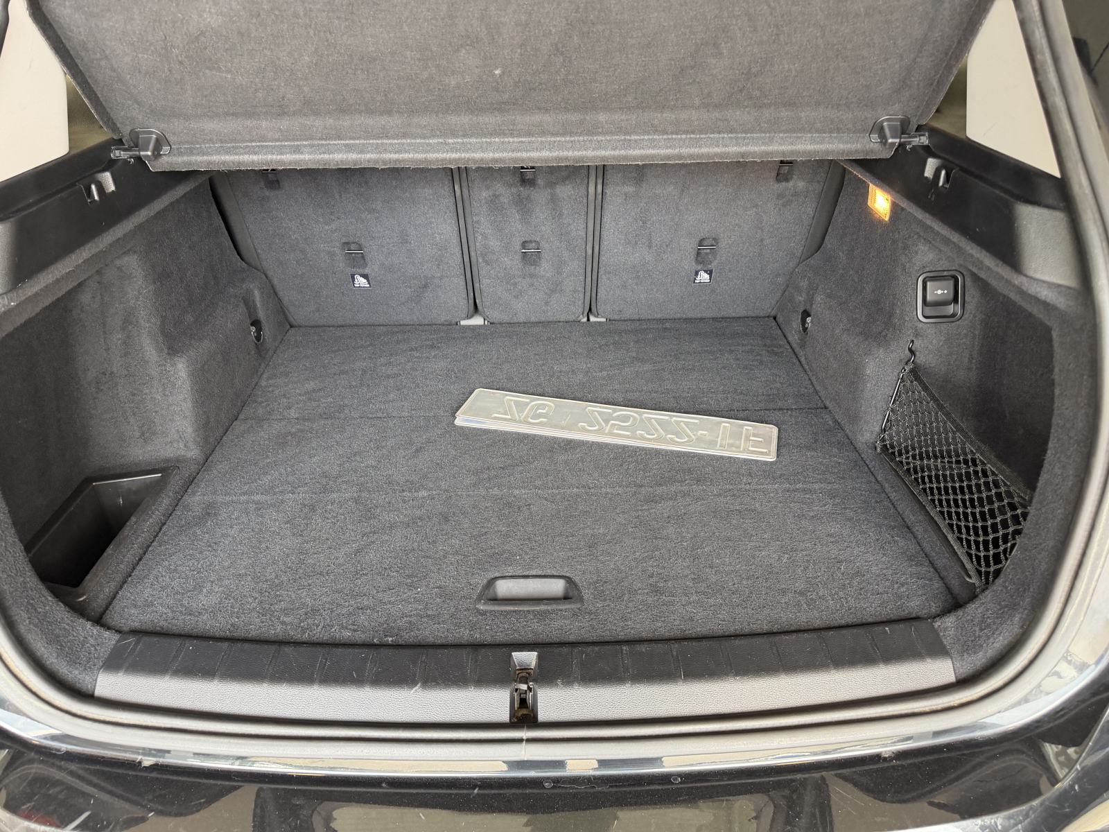 BMW X1 sDrive18d, fotografija 10