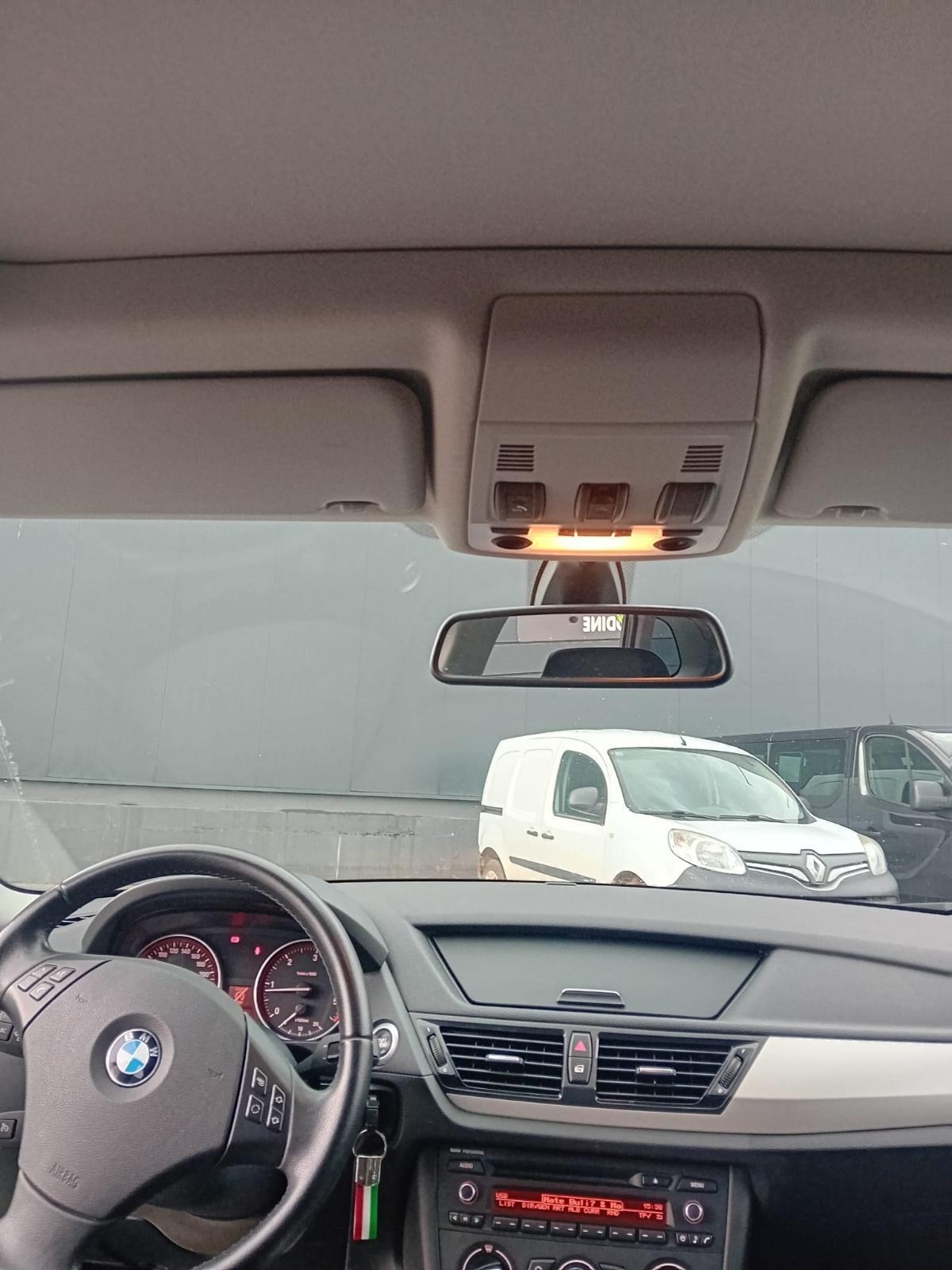 BMW X1 sDrive18d, fotografija 6
