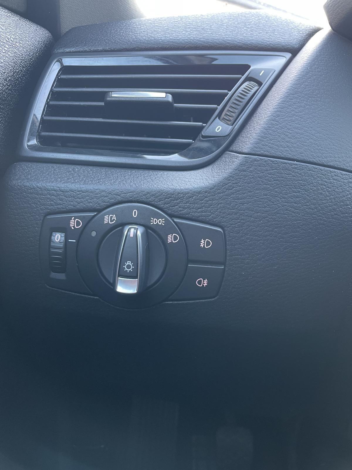 BMW X1 sDrive18d, fotografija 8