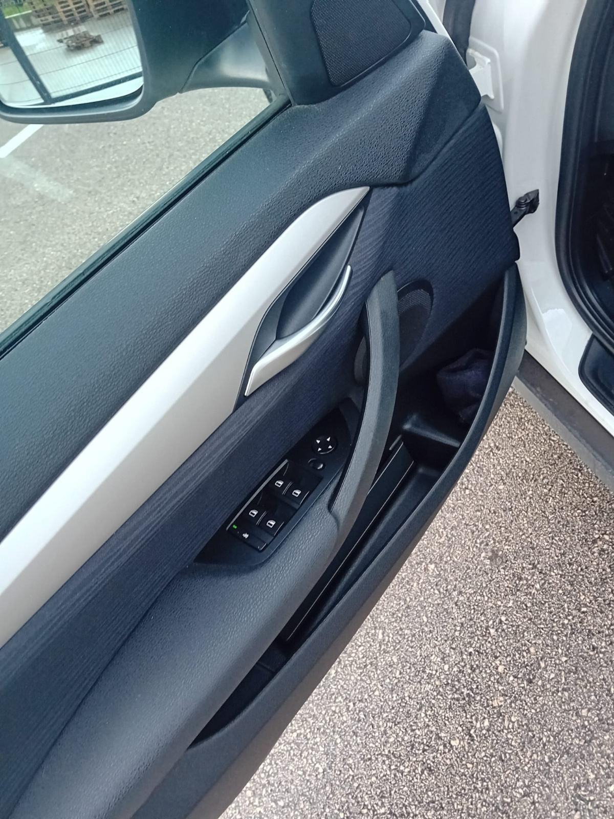 BMW X1 sDrive18d, fotografija 9