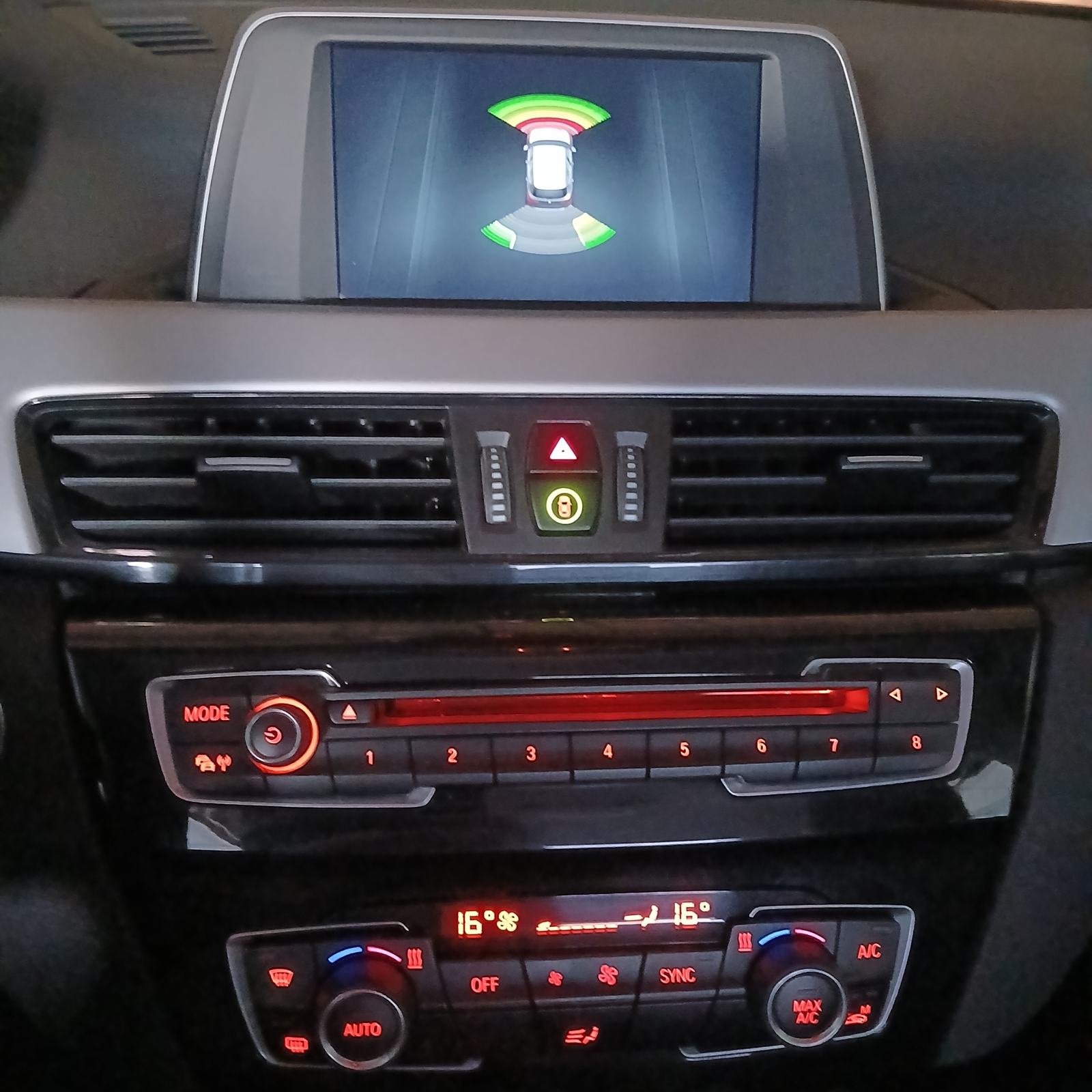 BMW X1 sDrive18d, fotografija 7