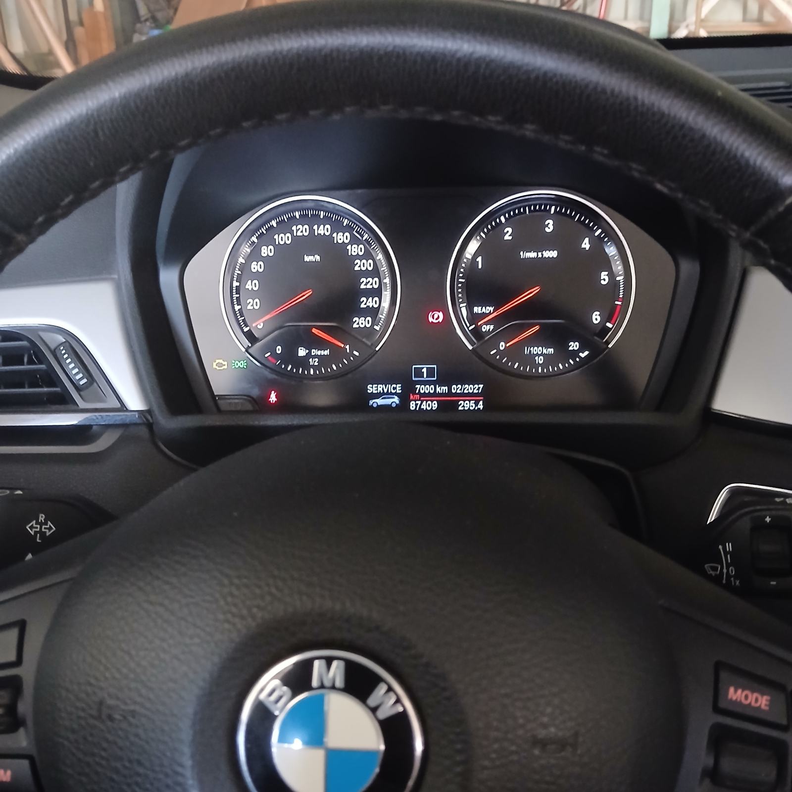 BMW X1 sDrive18d, fotografija 14
