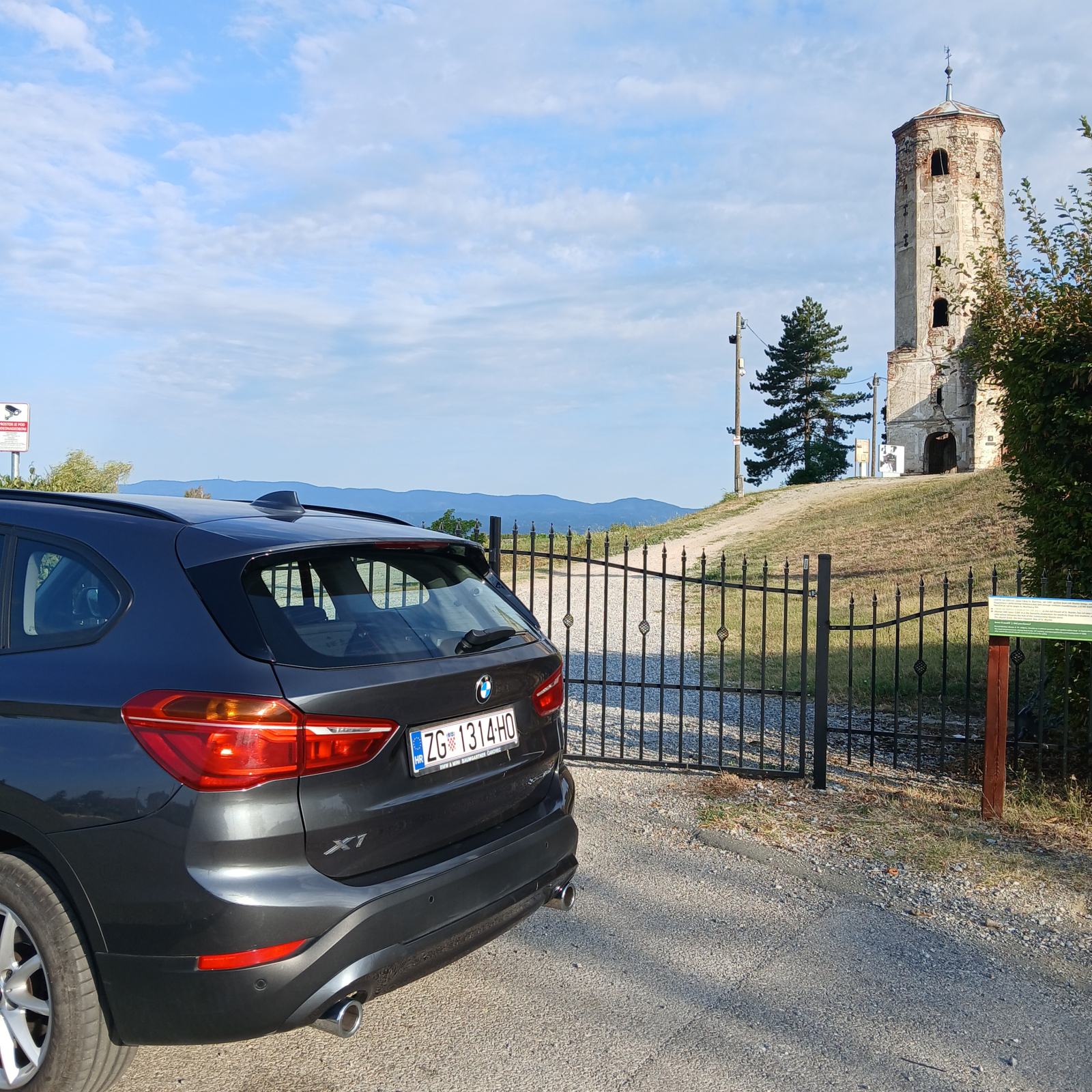 BMW X1 sDrive18d, fotografija 15