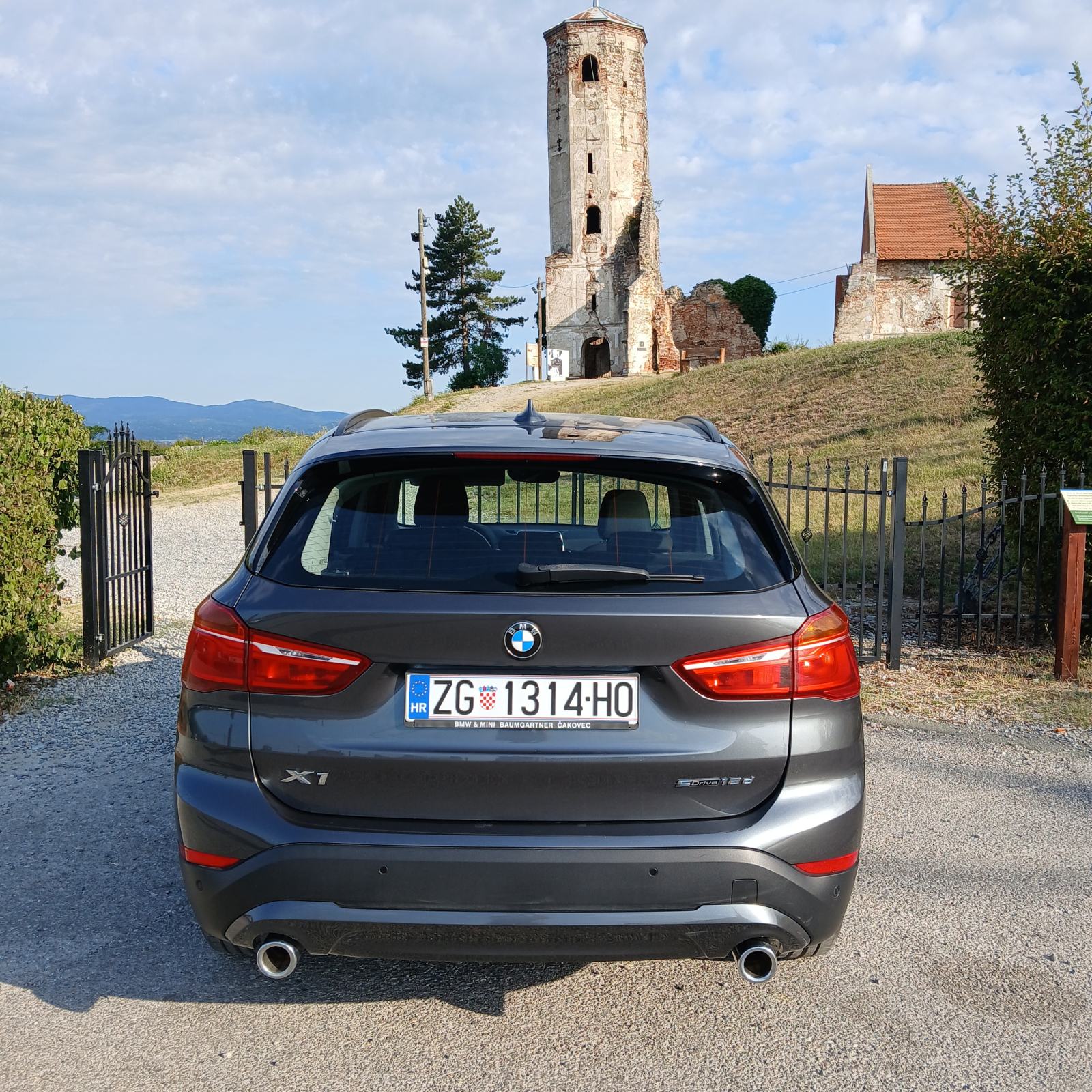 BMW X1 sDrive18d, fotografija 2