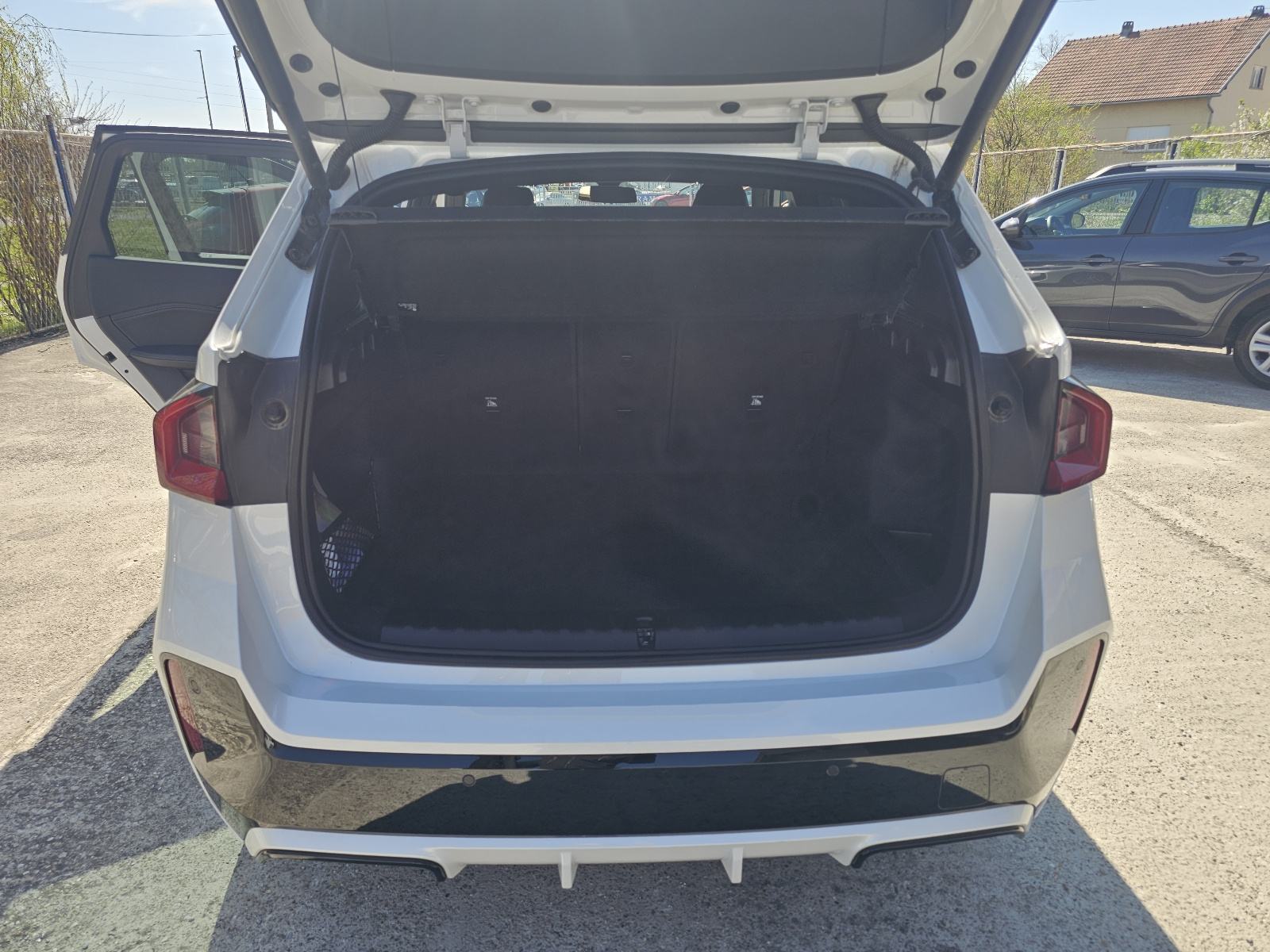 BMW X1 sDrive18i M-Sport*5/2025 g.*22000km*Garancija 7 godina*, fotografija 10