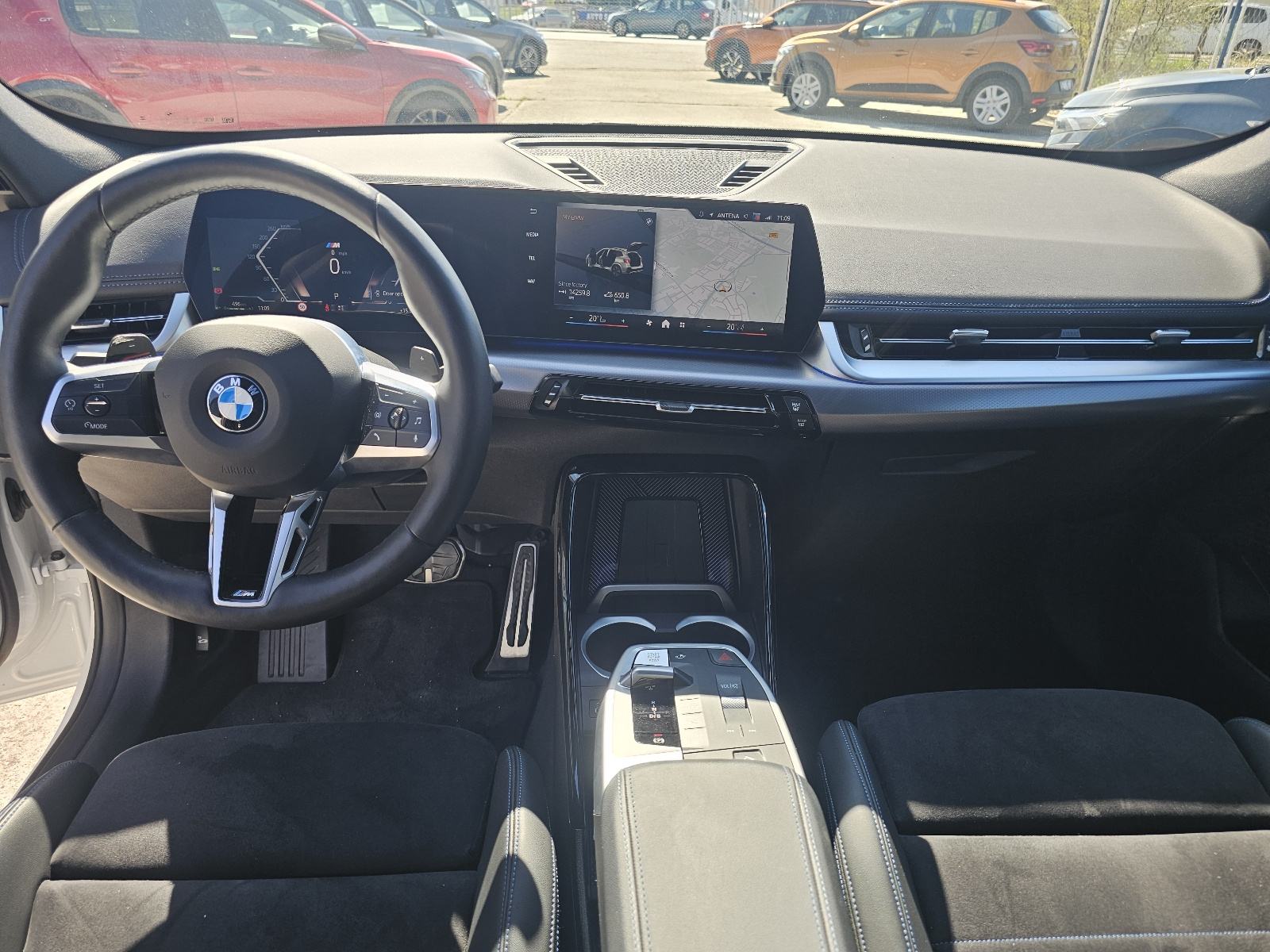 BMW X1 sDrive18i M-Sport*5/2025 g.*22000km*Garancija 7 godina*, fotografija 16