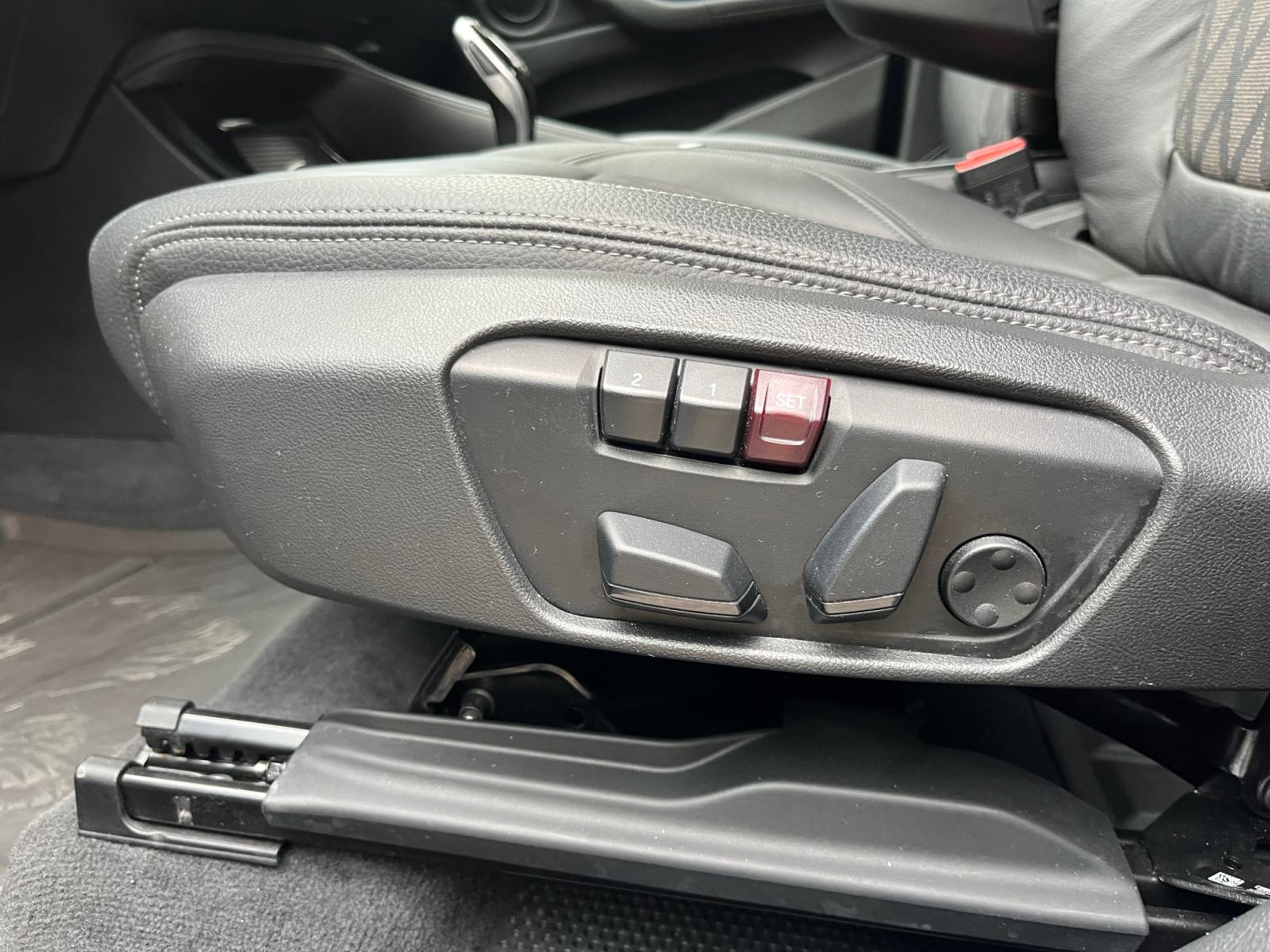 BMW X1 sDrive18i, fotografija 12