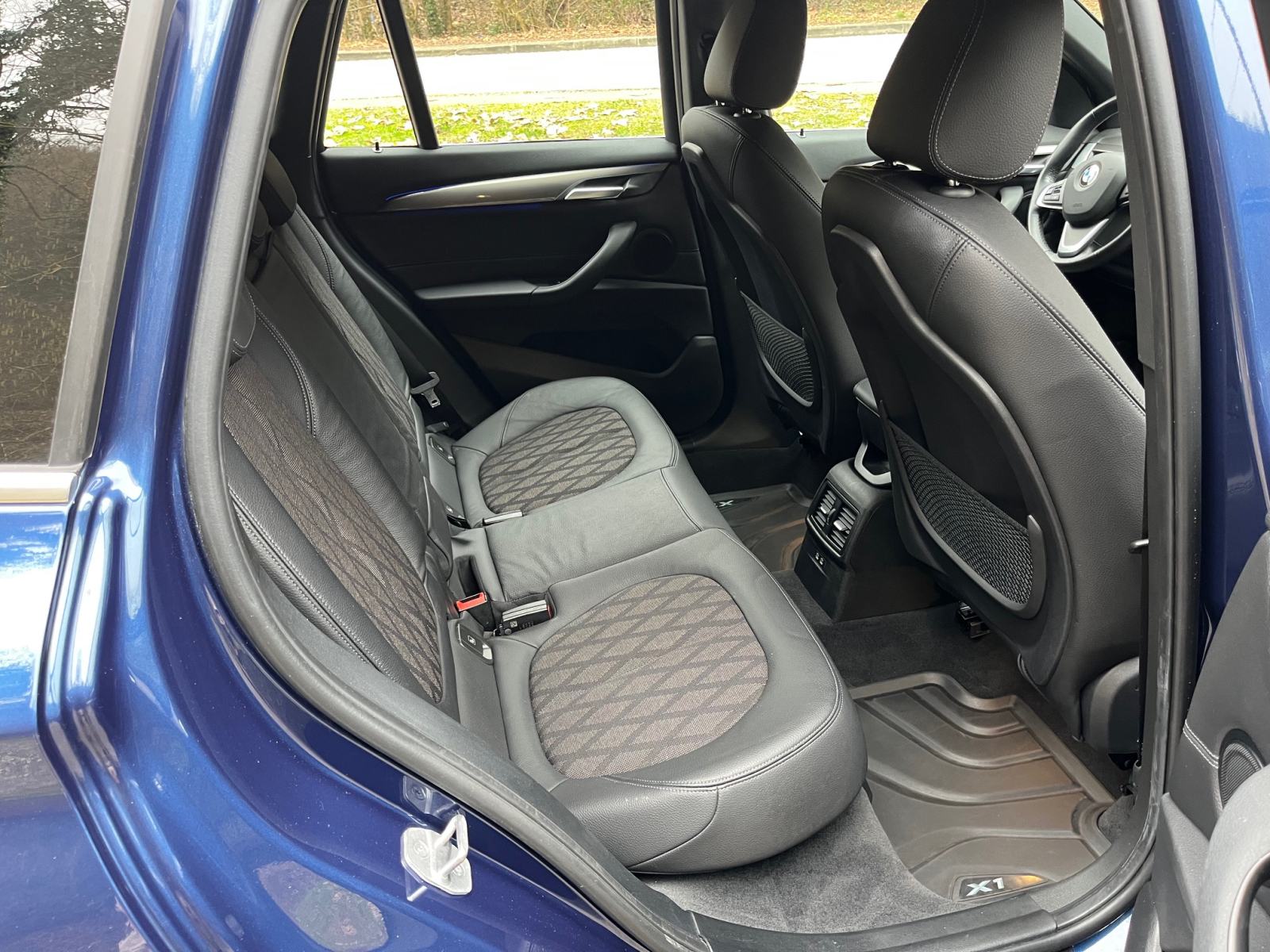BMW X1 sDrive18i, fotografija 13