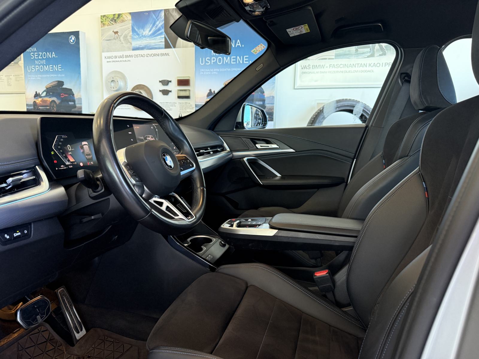 BMW X1 sDrive18i, fotografija 14
