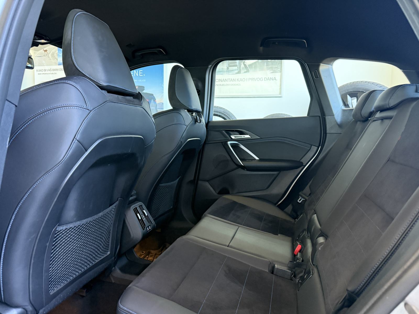 BMW X1 sDrive18i, fotografija 17