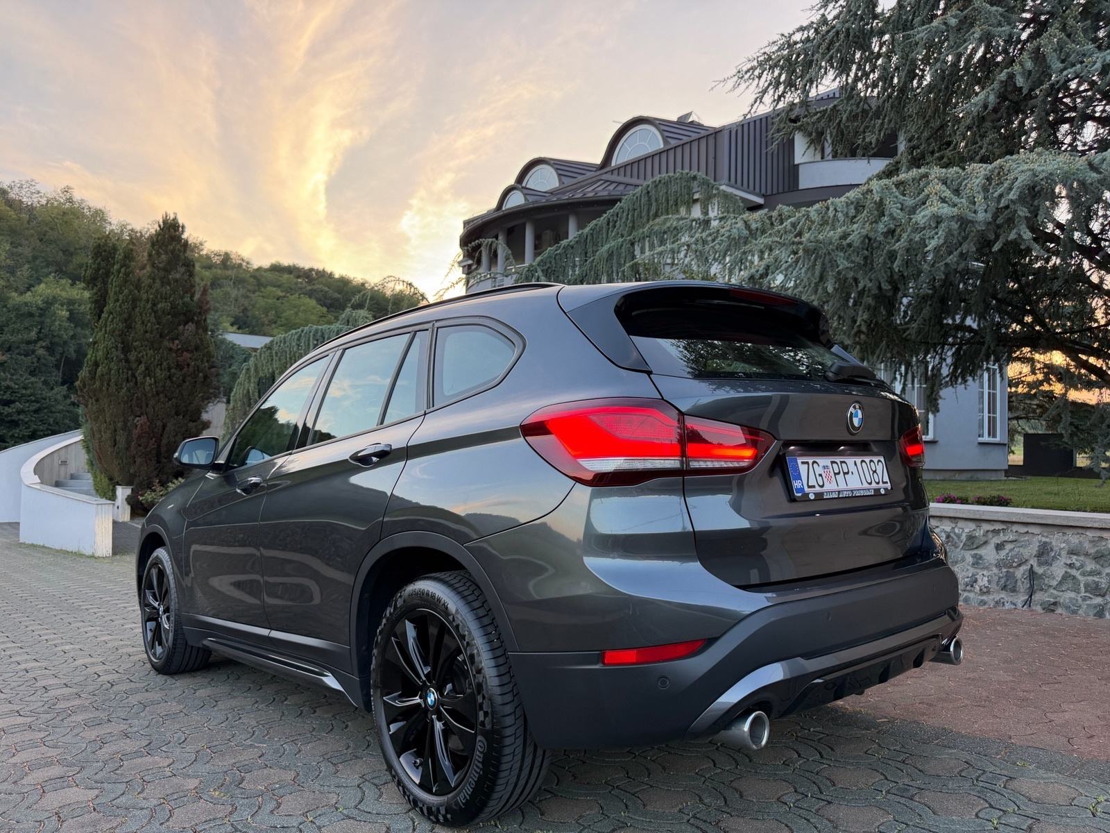 BMW X1 sDrive20d AUTOMATIK,FACELIFT,SPORT,LED,HUD,NAV,KUKA,PDV,SERVISN, fotografija 4