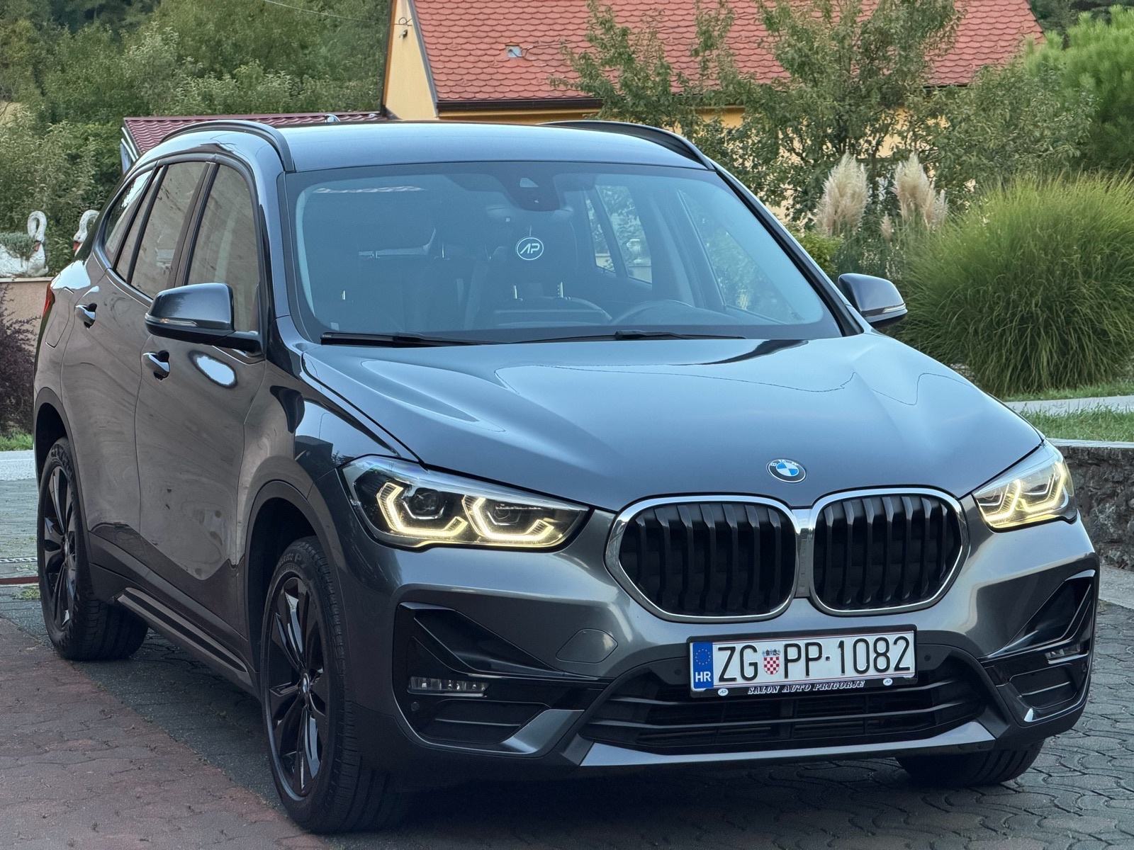 BMW X1 sDrive20d AUTOMATIK,FACELIFT,SPORT,LED,HUD,NAV,KUKA,PDV,SERVISN, fotografija 9