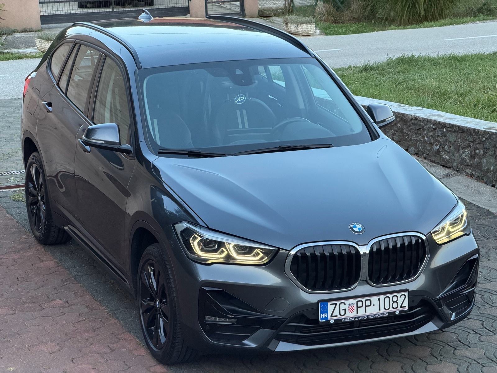 BMW X1 sDrive20d AUTOMATIK,FACELIFT,SPORT,LED,HUD,NAV,KUKA,PDV,SERVISN, fotografija 7