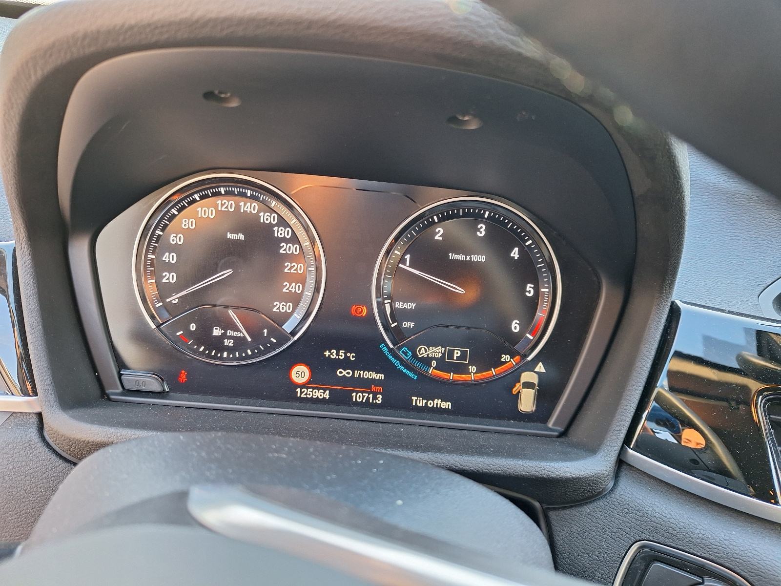 BMW X1 sDrive20d, fotografija 8