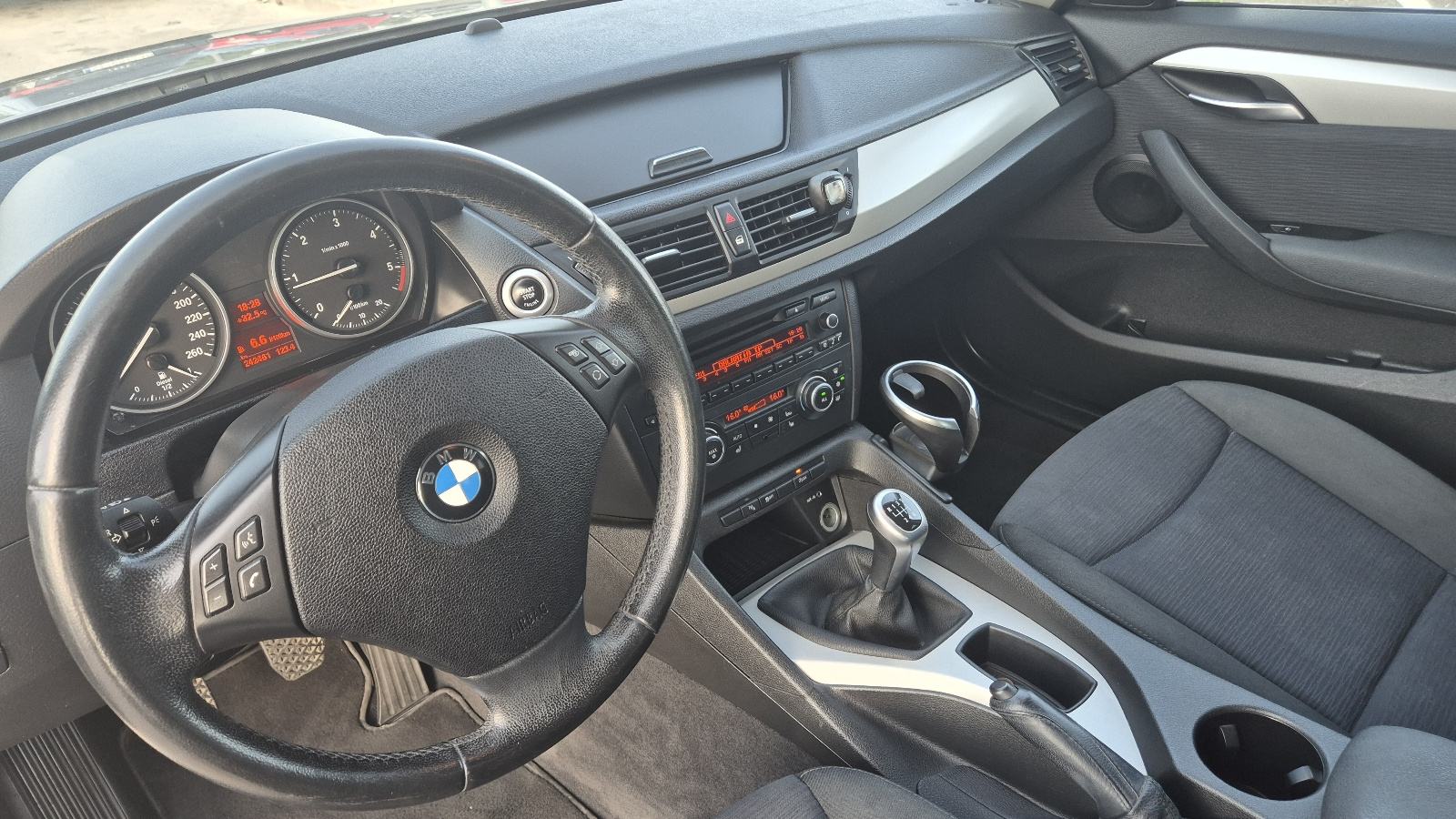 BMW X1 sDrive20d, fotografija 6