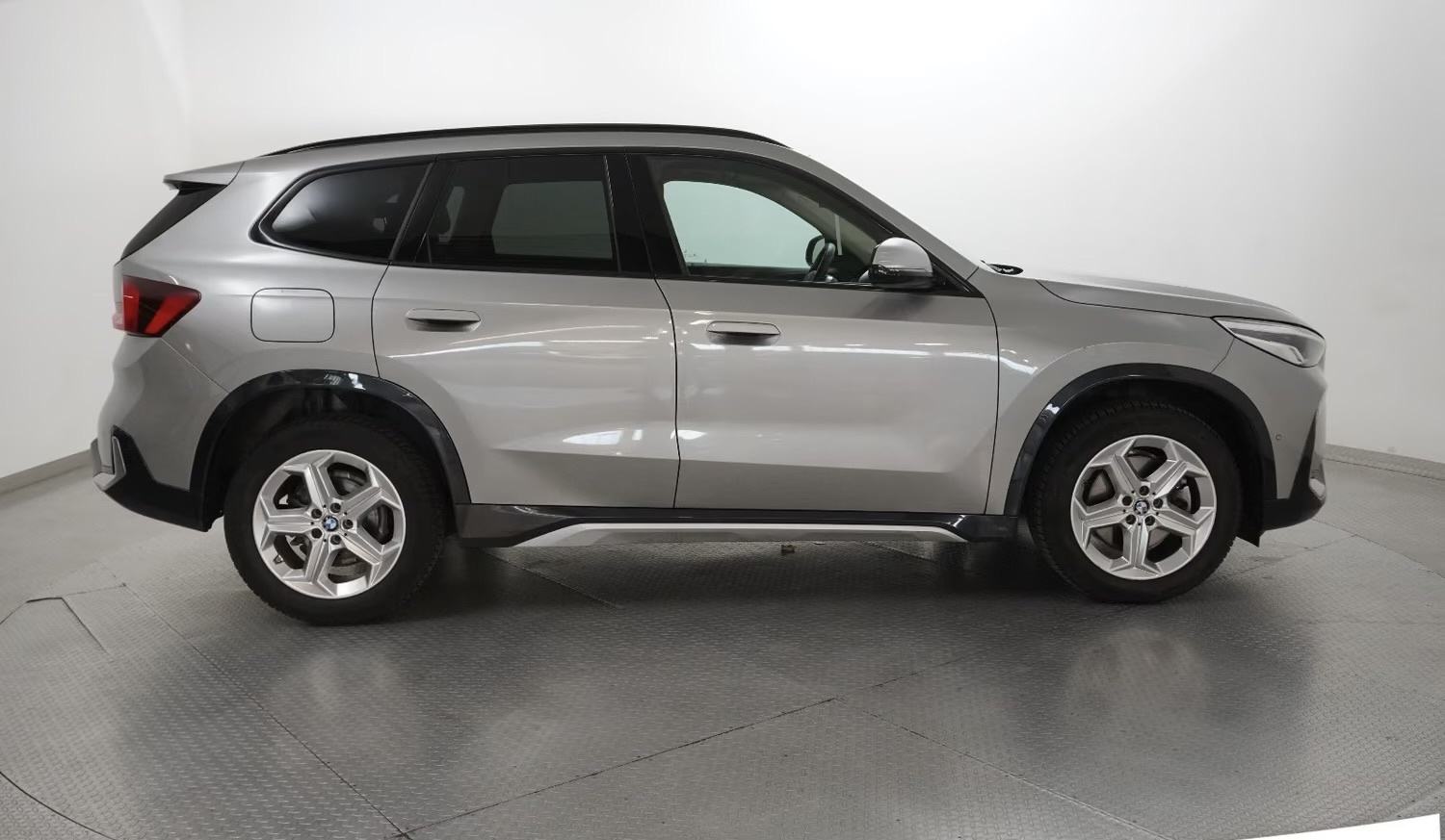 BMW X1 sDrive20i automatik, fotografija 7