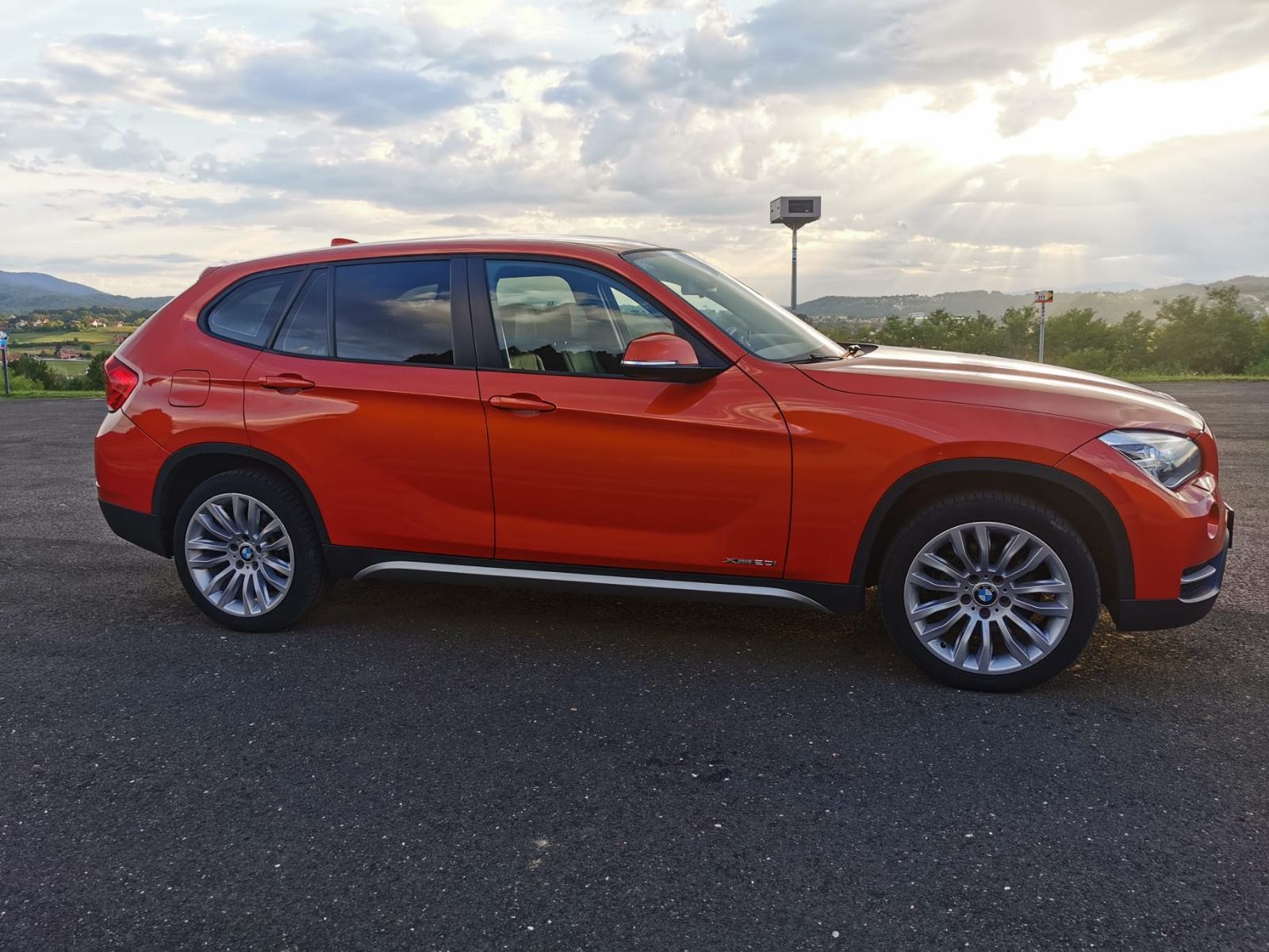 BMW X1 X-Drive 20i automatik *74,000 km*, fotografija 8