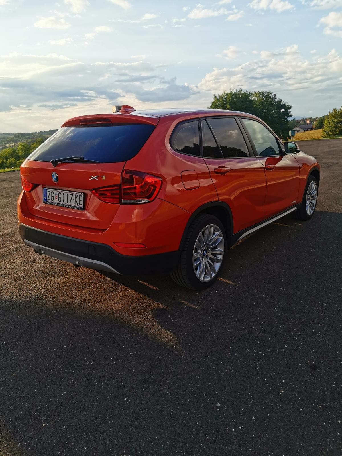 BMW X1 X-Drive 20i automatik *74,000 km*, fotografija 7