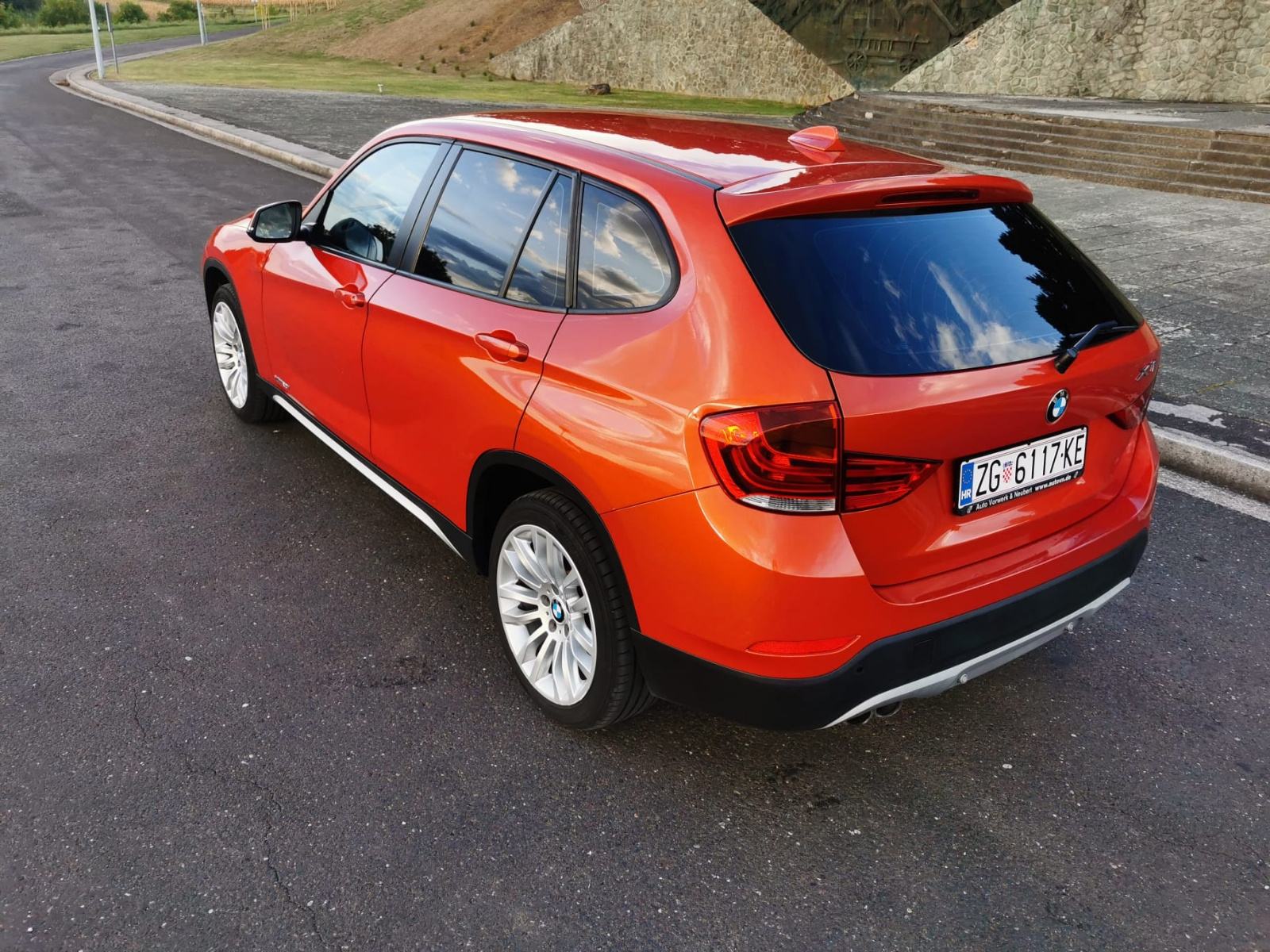 BMW X1 X-Drive 20i automatik *74,000 km*, fotografija 5