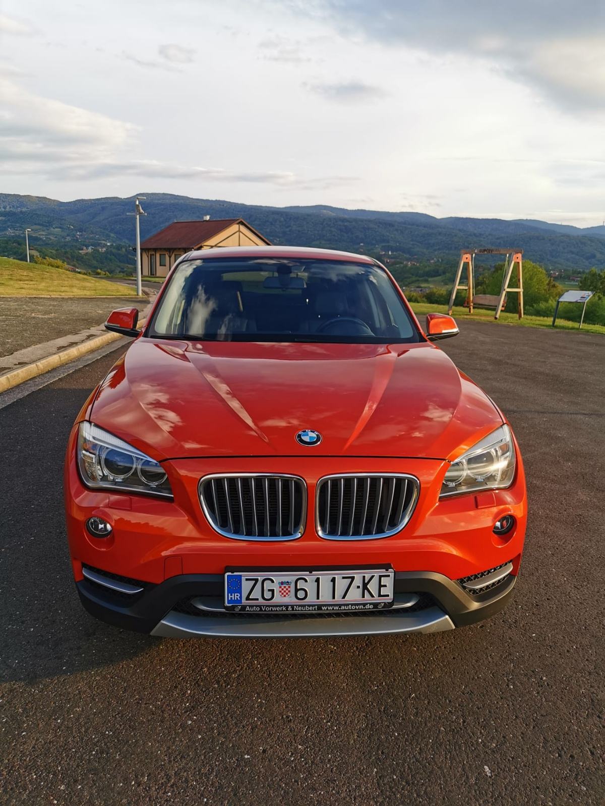 BMW X1 X-Drive 20i automatik *74,000 km*, fotografija 10