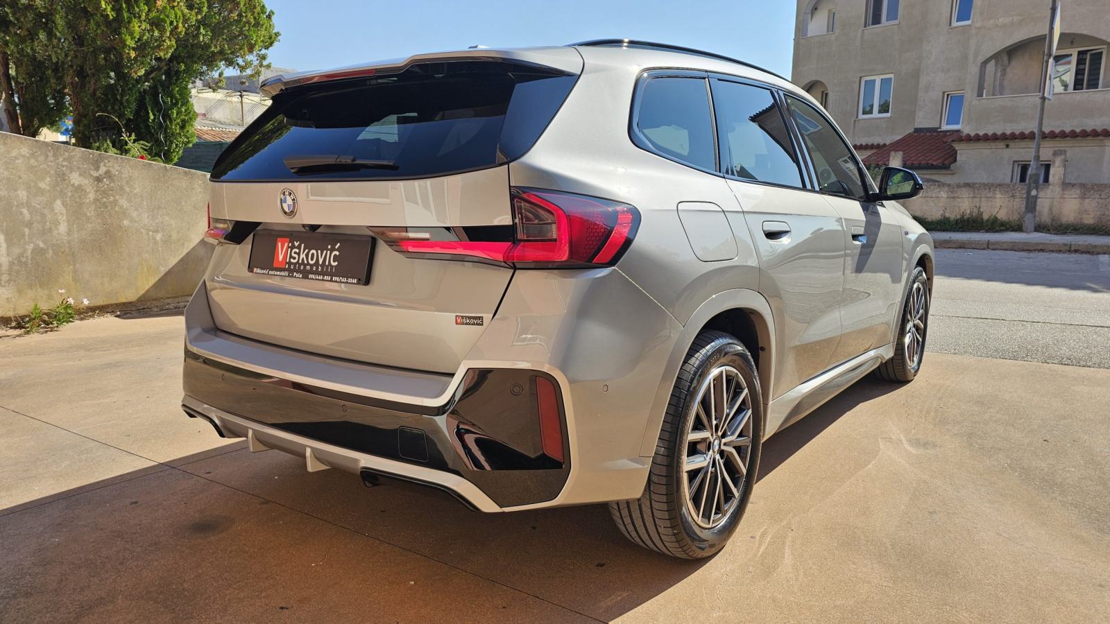 BMW X1 X-DRIVE20D 2024 M-SPORT SERVISNA JAMSTVO REGISTRIRAN, fotografija 5
