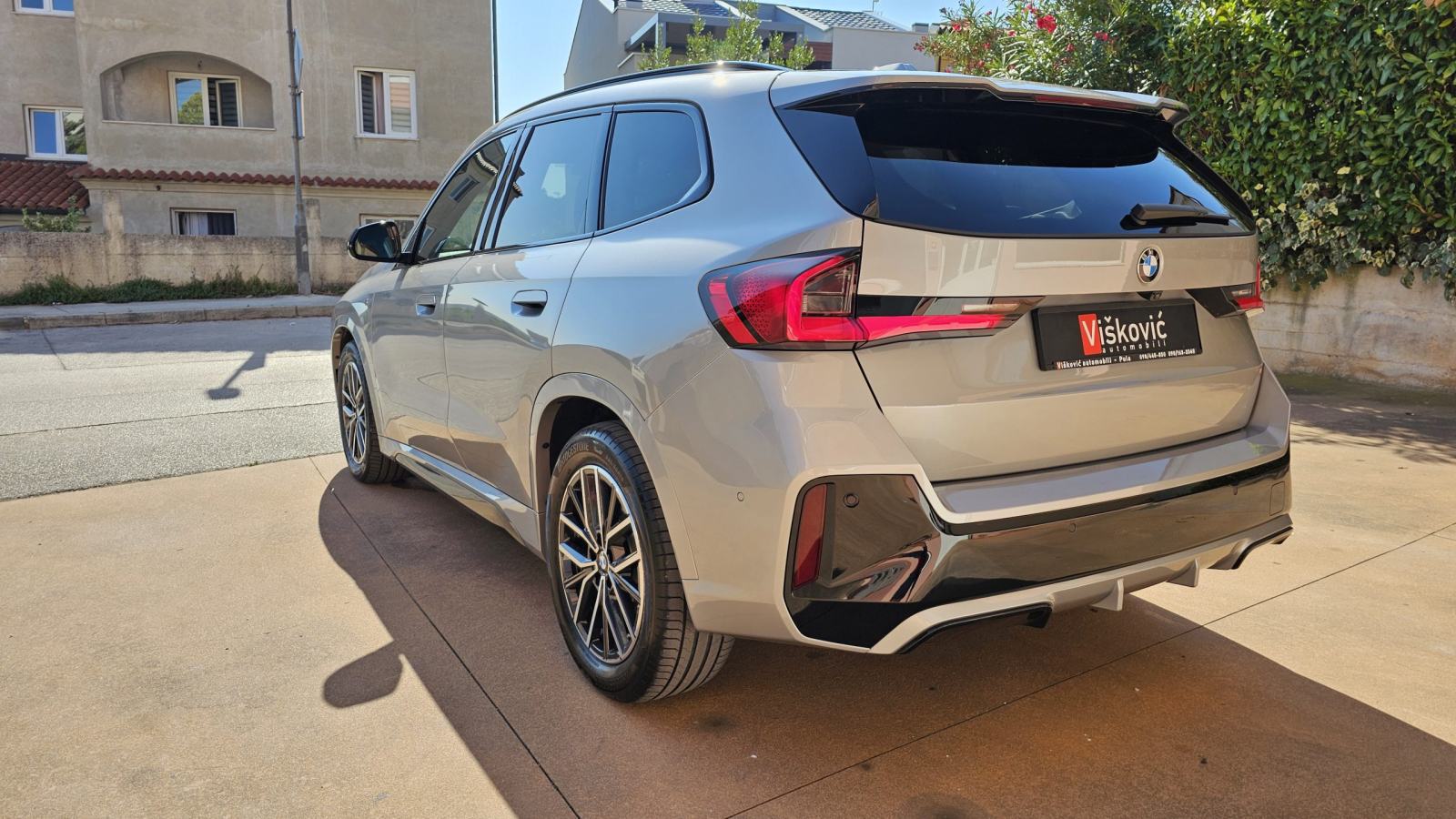 BMW X1 X-DRIVE20D 2024 M-SPORT SERVISNA JAMSTVO REGISTRIRAN, fotografija 7