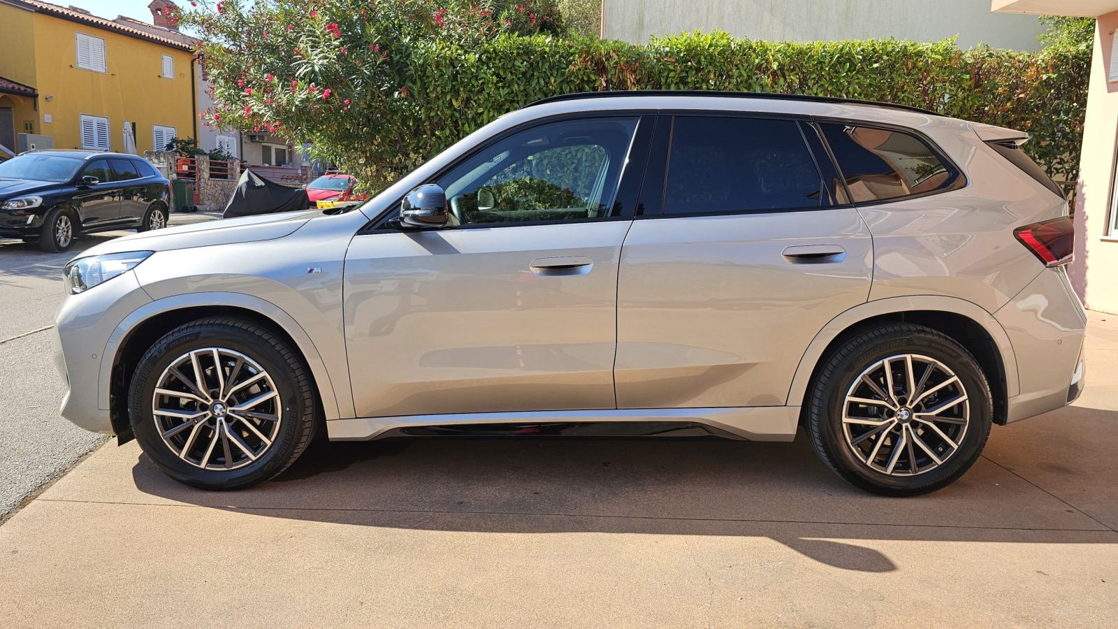 BMW X1 X-DRIVE20D 2024 M-SPORT SERVISNA JAMSTVO REGISTRIRAN, fotografija 8