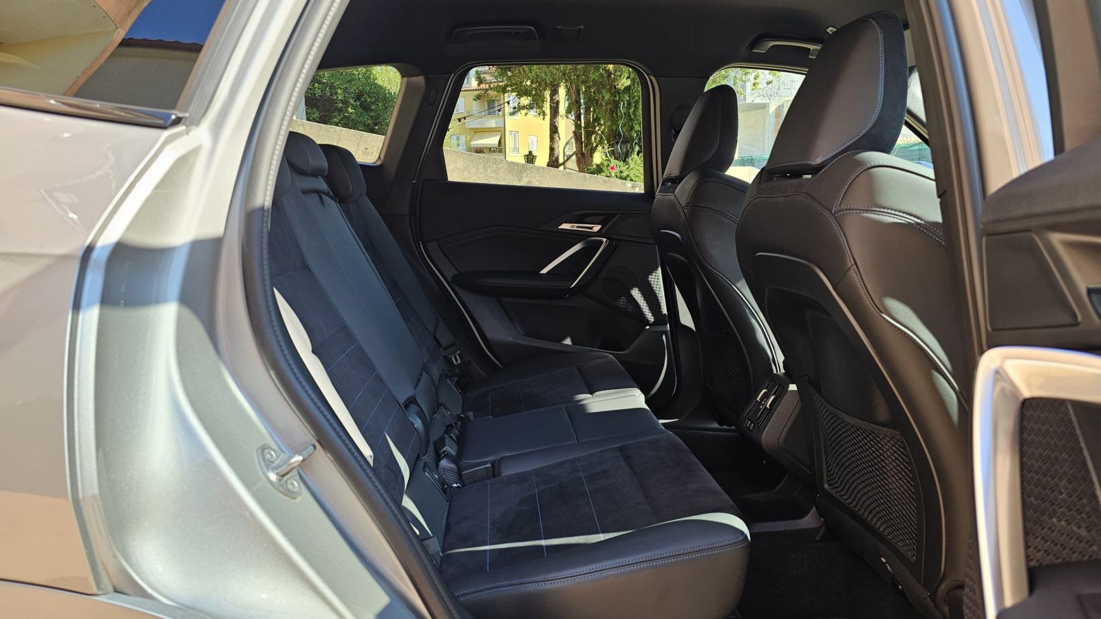BMW X1 X-DRIVE20D 2024 M-SPORT SERVISNA JAMSTVO REGISTRIRAN, fotografija 16