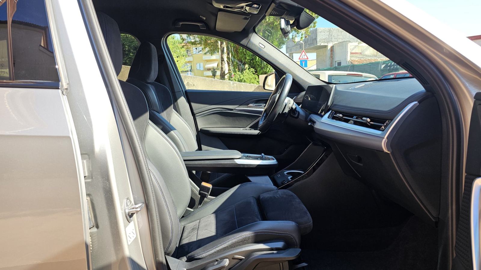 BMW X1 X-DRIVE20D 2024 M-SPORT SERVISNA JAMSTVO REGISTRIRAN, fotografija 17