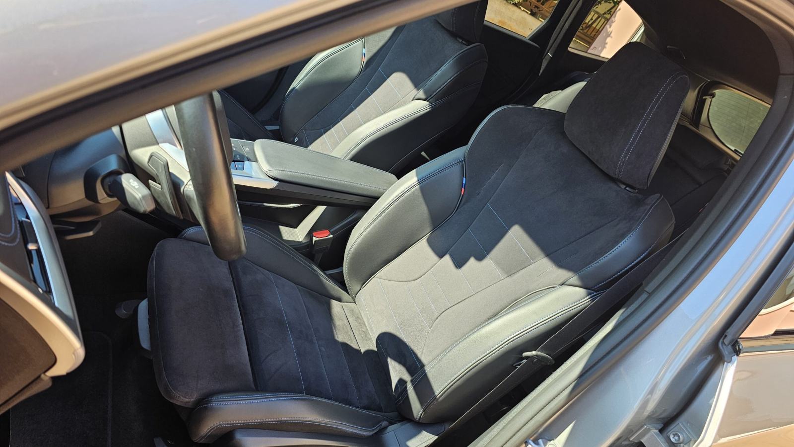 BMW X1 X-DRIVE20D 2024 M-SPORT SERVISNA JAMSTVO REGISTRIRAN, fotografija 19