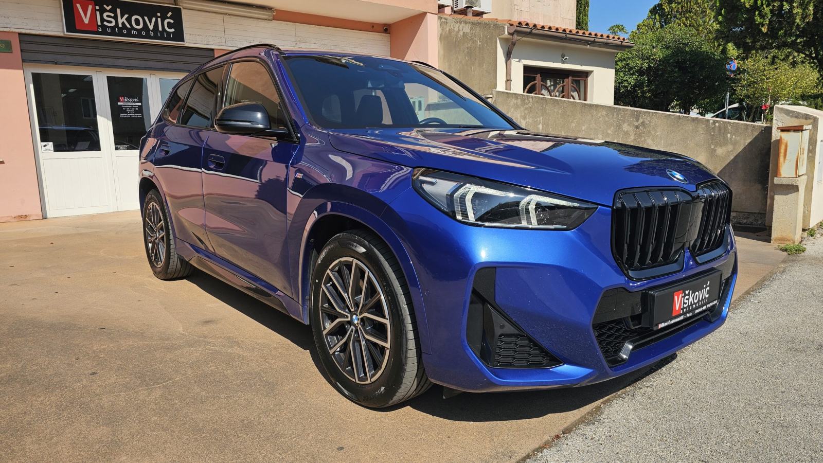 BMW X1 X-DRIVE20D 2024 M-SPORT SERVISNA JAMSTVO, fotografija 3