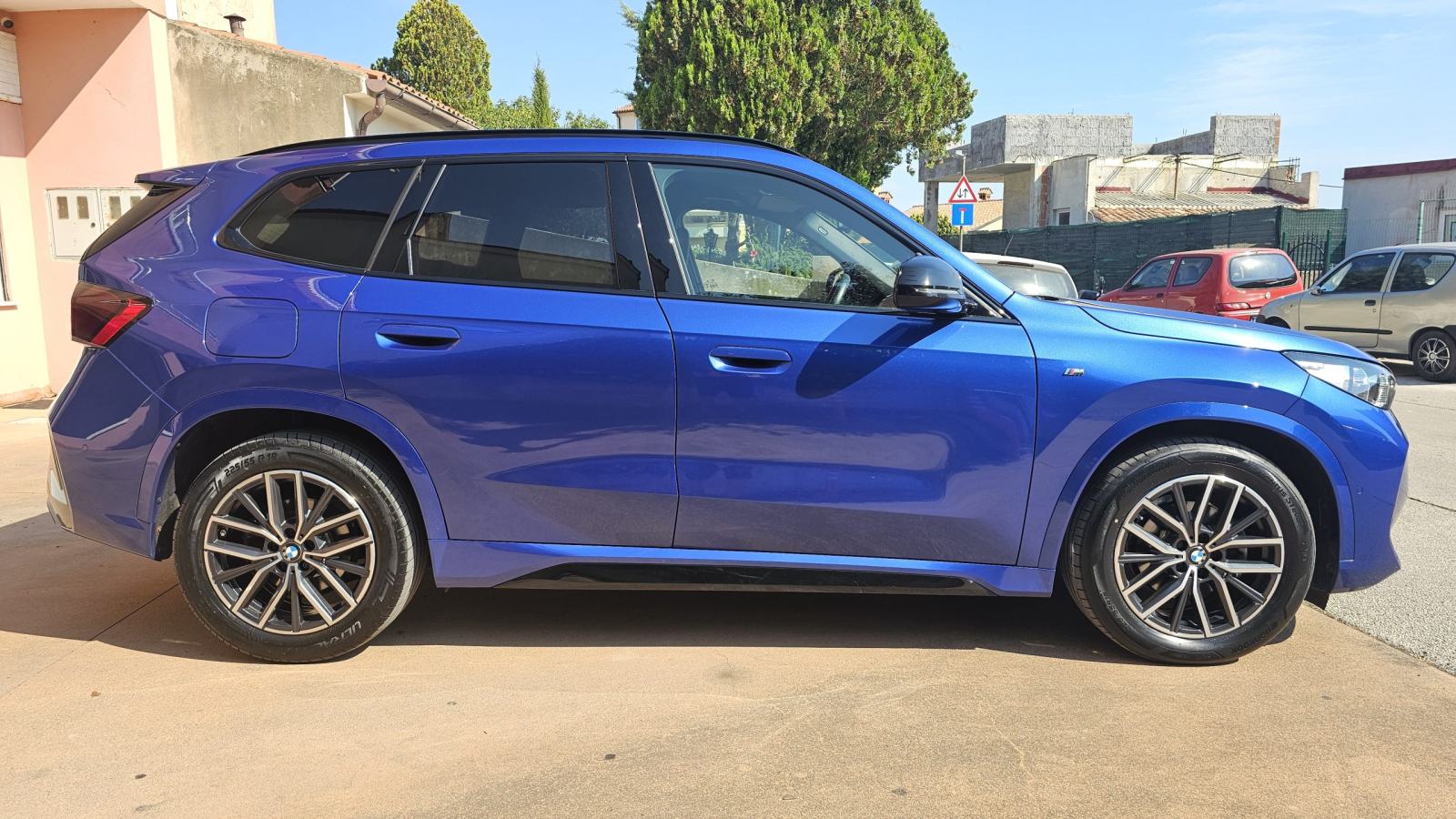 BMW X1 X-DRIVE20D 2024 M-SPORT SERVISNA JAMSTVO, fotografija 4