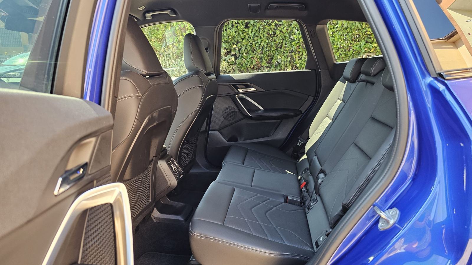 BMW X1 X-DRIVE20D 2024 M-SPORT SERVISNA JAMSTVO, fotografija 15