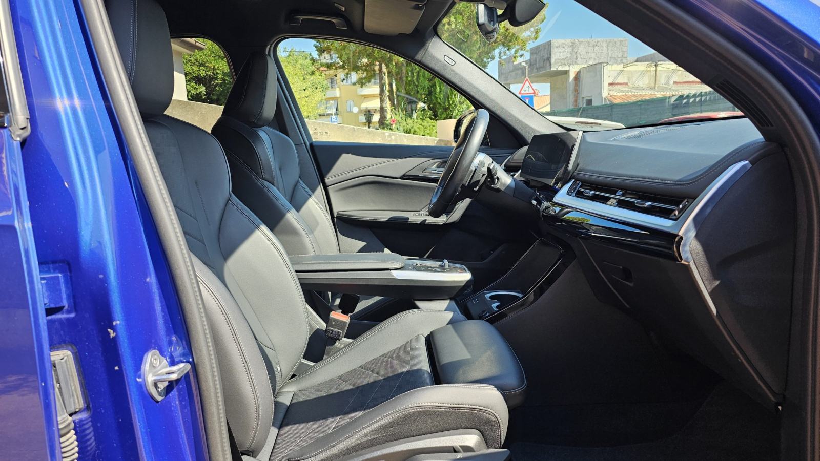 BMW X1 X-DRIVE20D 2024 M-SPORT SERVISNA JAMSTVO, fotografija 17