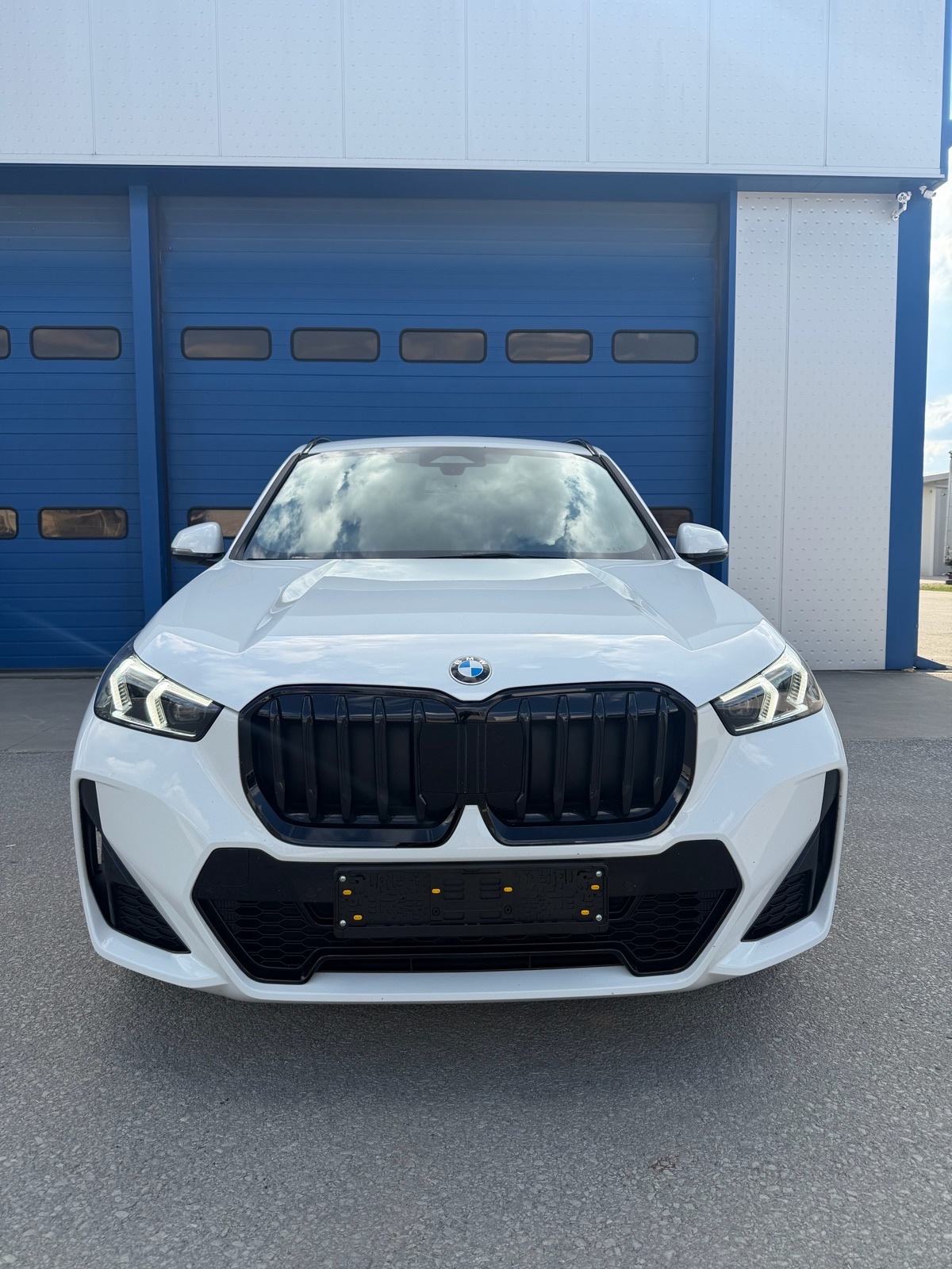 BMW X1 xDrive 2.3d Mpaket 2024, fotografija 2