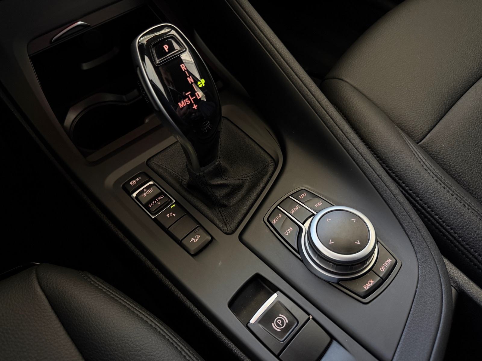 BMW X1 xDrive18d 4X4,KOŽA, NAVIGACIJA, LED, JAMSTVO, LEASING 0% UČEŠĆA, fotografija 17