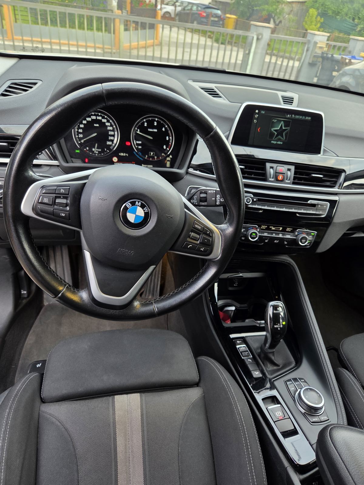 BMW X1 xDrive18d automatik, fotografija 3