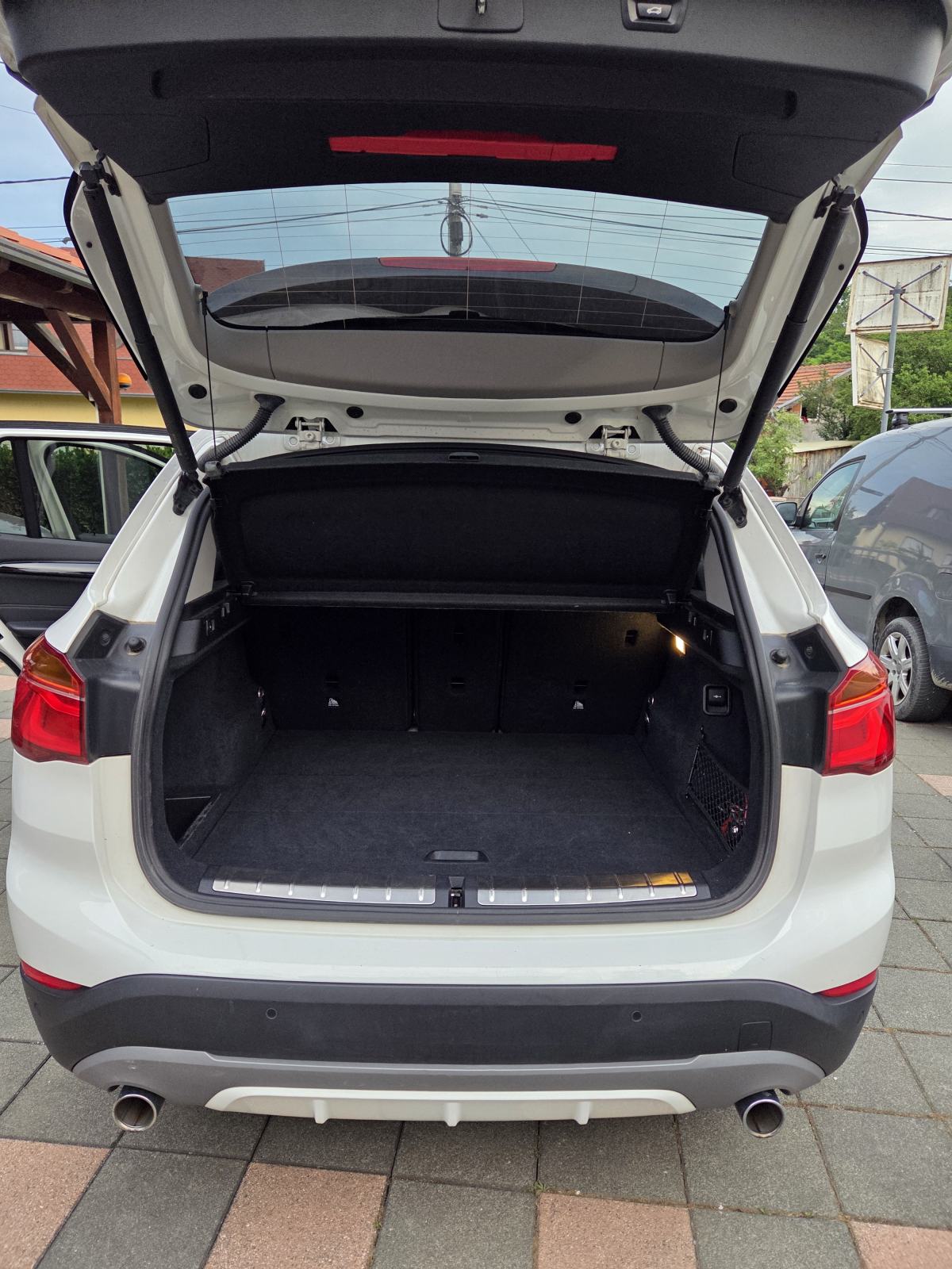 BMW X1 xDrive18d automatik, fotografija 12