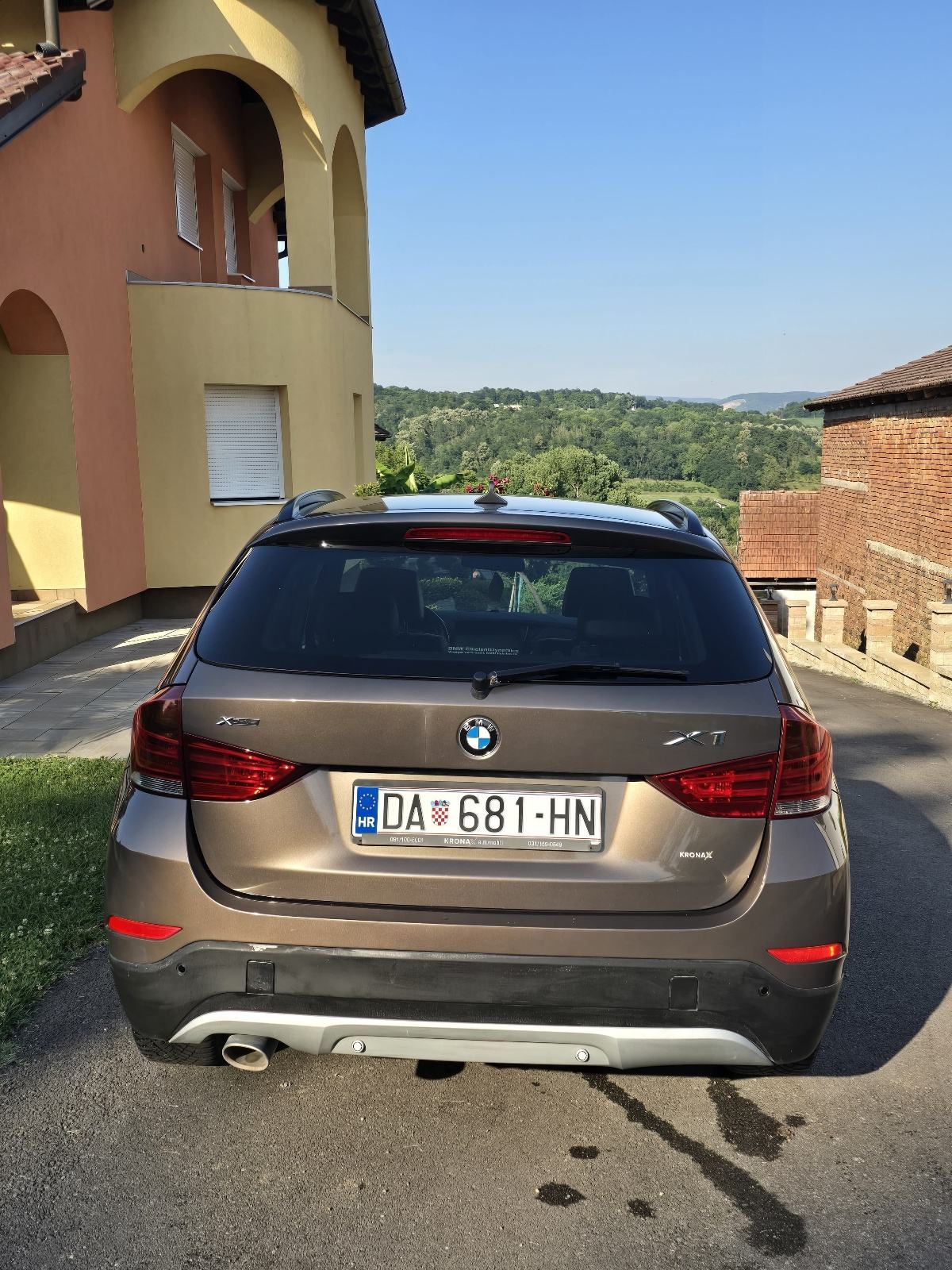 BMW X1 xDrive18d 4X4, automatik, navigacija, top, registriran, fotografija 3