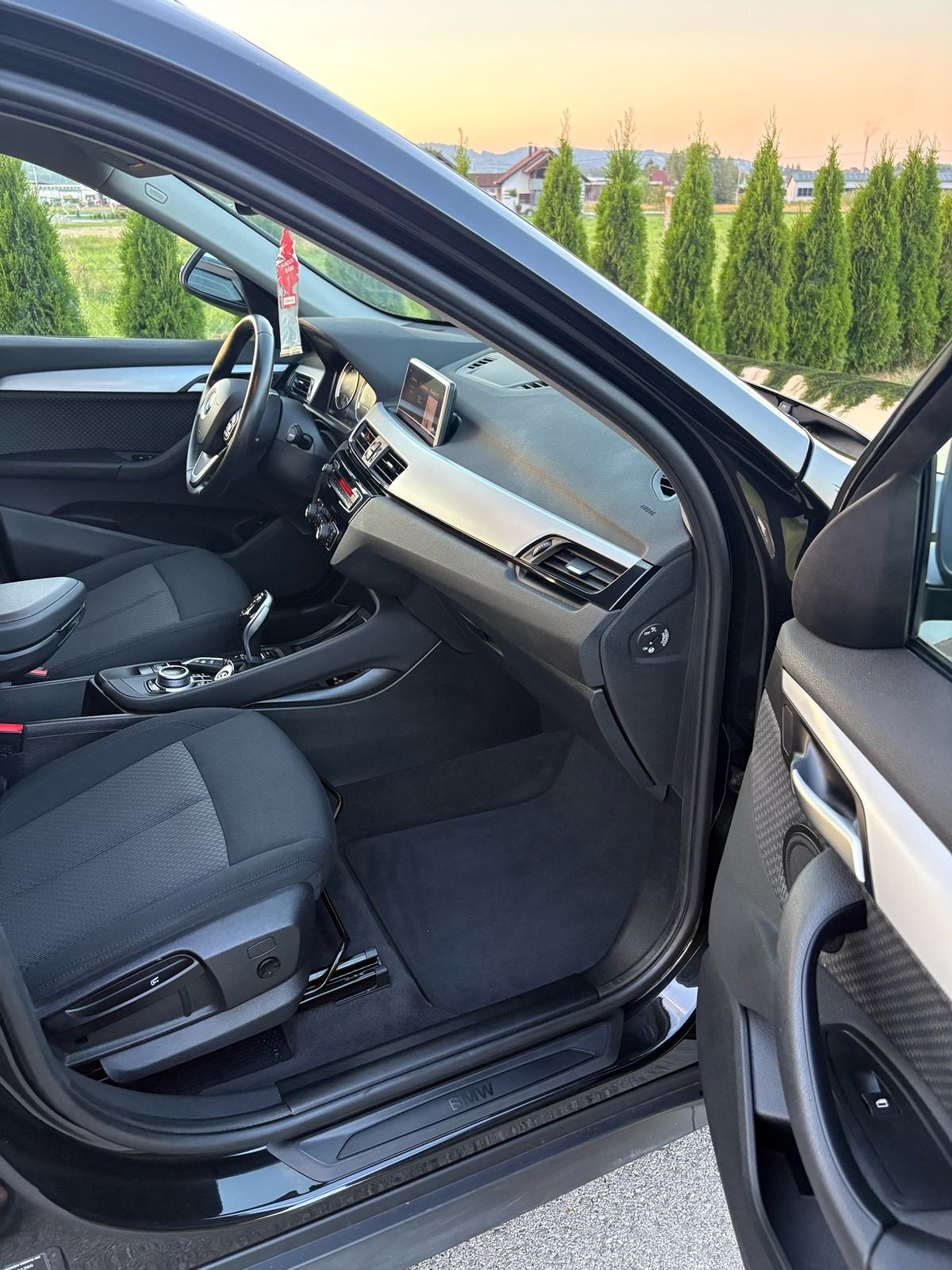 BMW X1 xDrive18d automatik*navi prof*keylees*pdc*shz*prva vlasnica*, fotografija 14