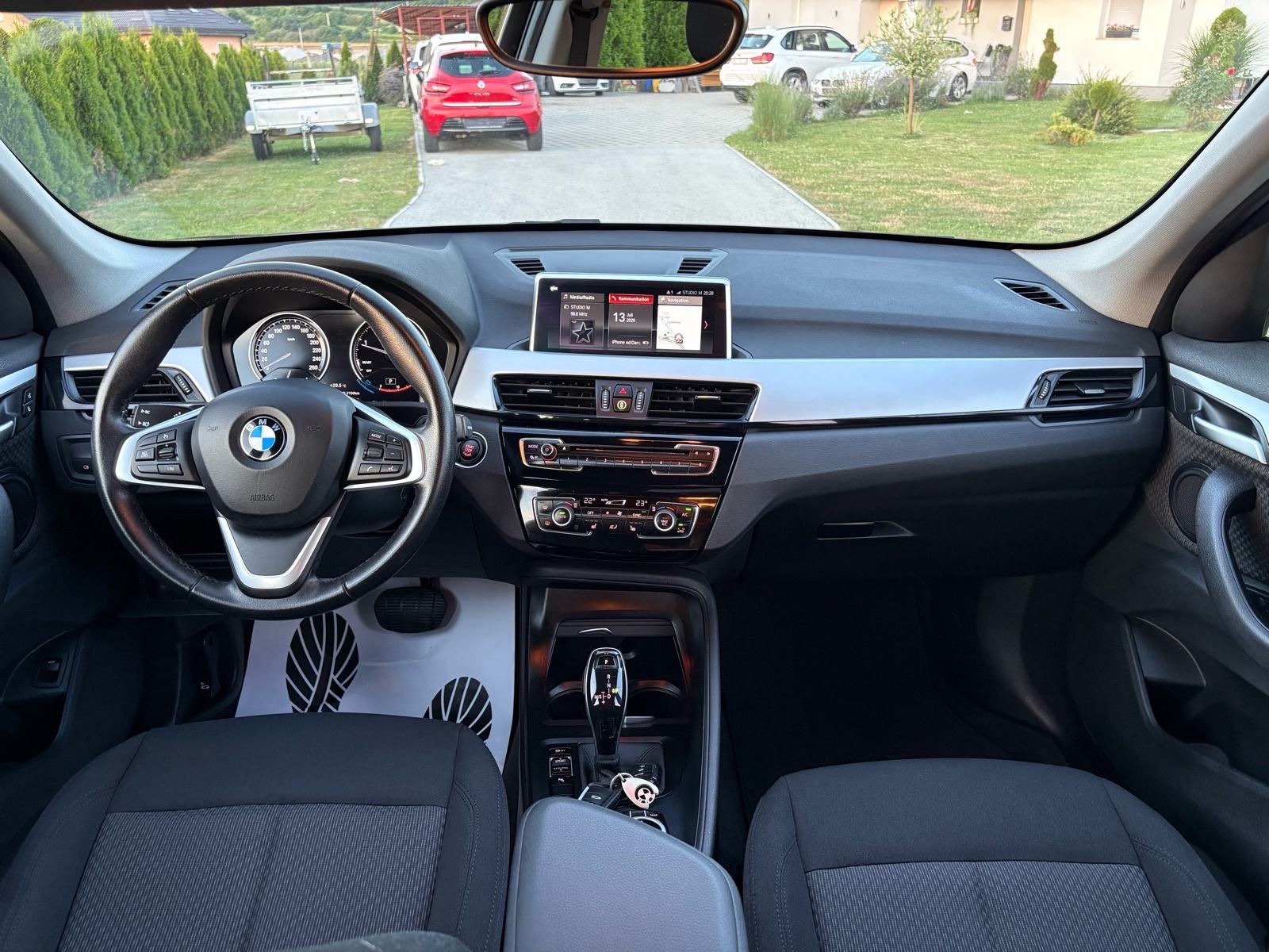 BMW X1 xDrive18d automatik*navi prof*keylees*pdc*shz*prva vlasnica*, fotografija 15