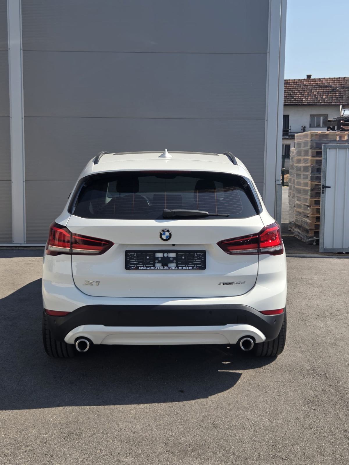 BMW X1 xDrive18d LCI--LED--PANORAMA--KAMERA--TOP STANJE!, fotografija 9